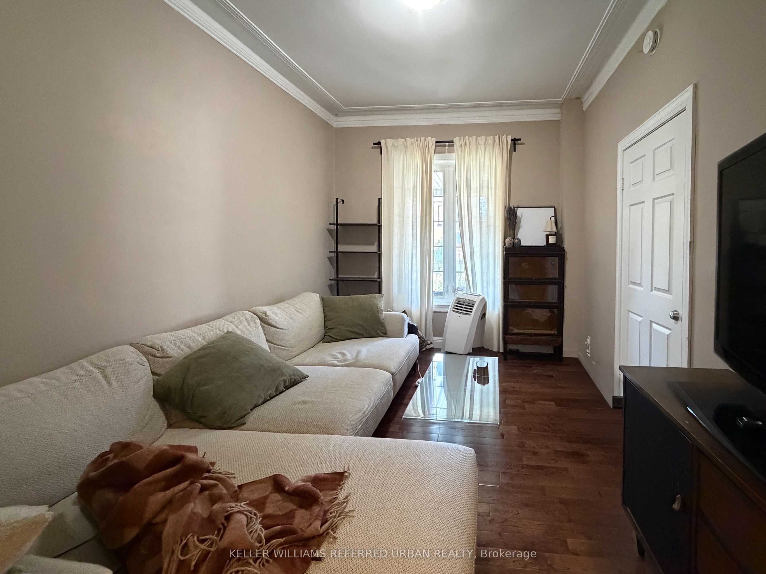 429 Ossington Avenue Main Property Photo 7