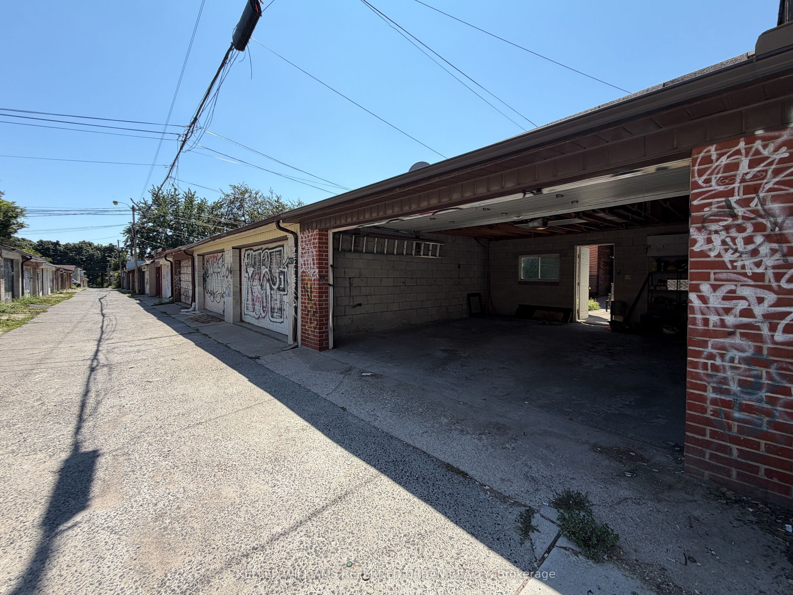 429 Ossington Avenue Main Property Photo 12