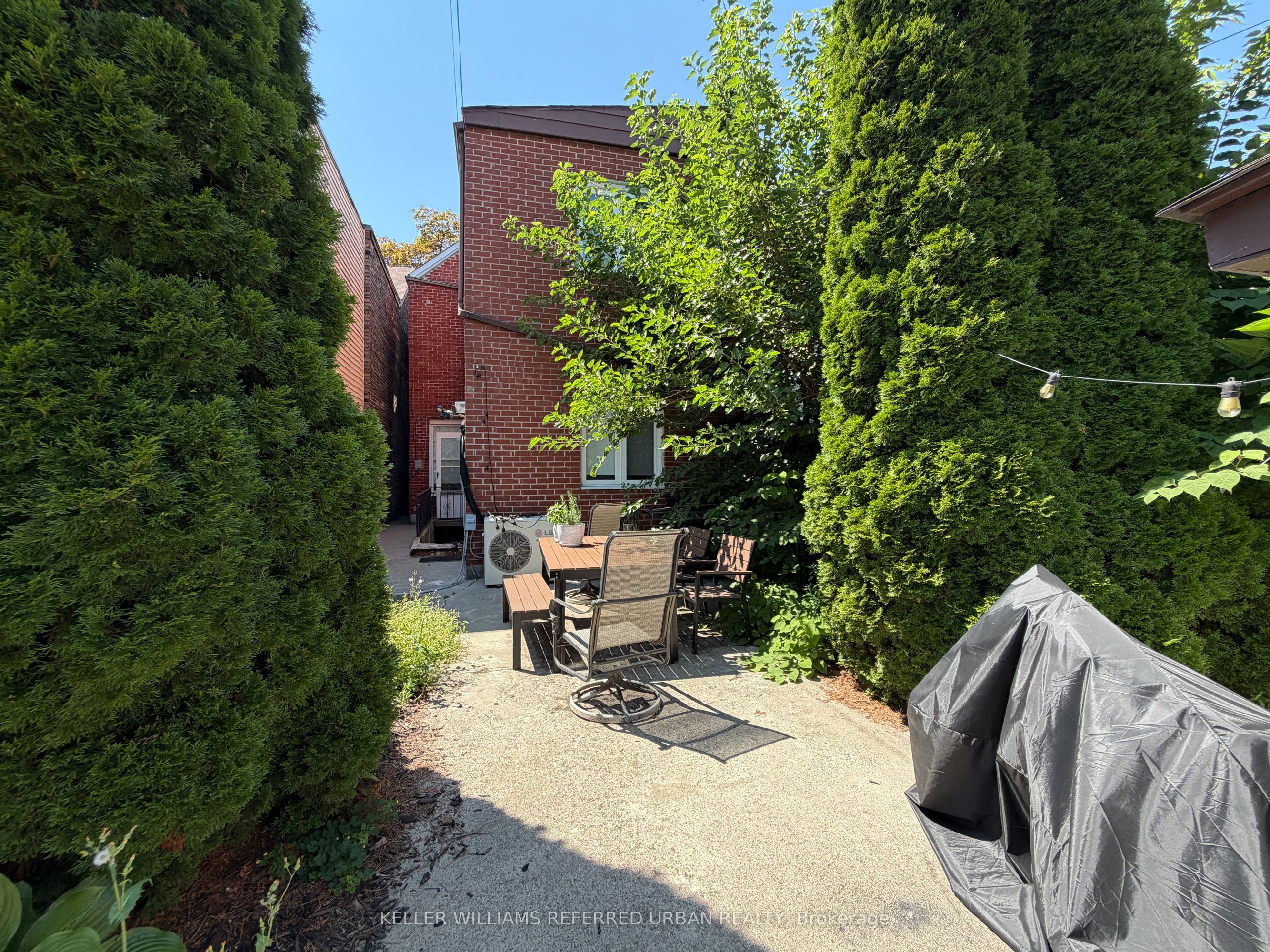 429 Ossington Avenue Main Property Photo 14