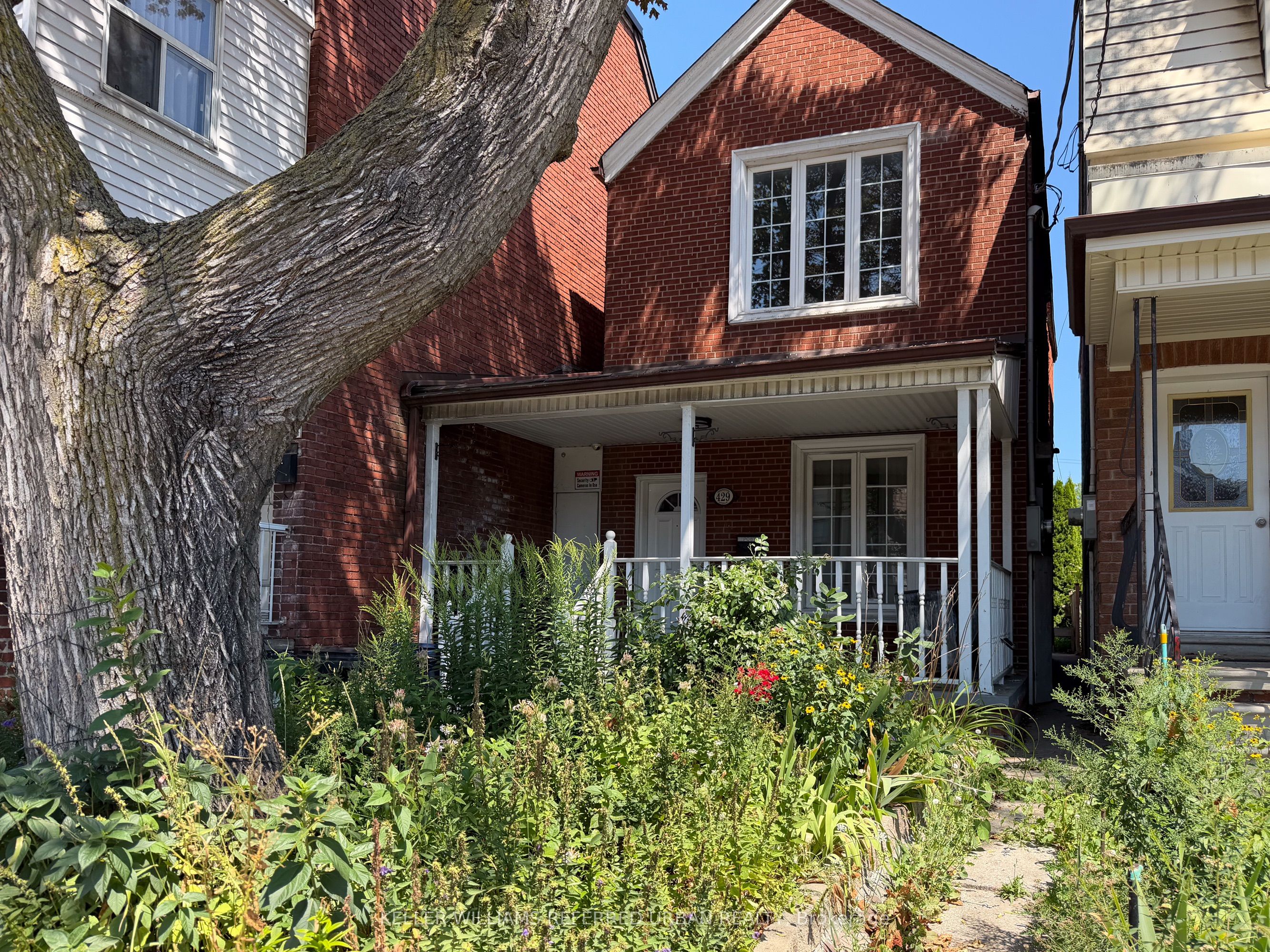 429 Ossington Avenue Main Property Photo 15