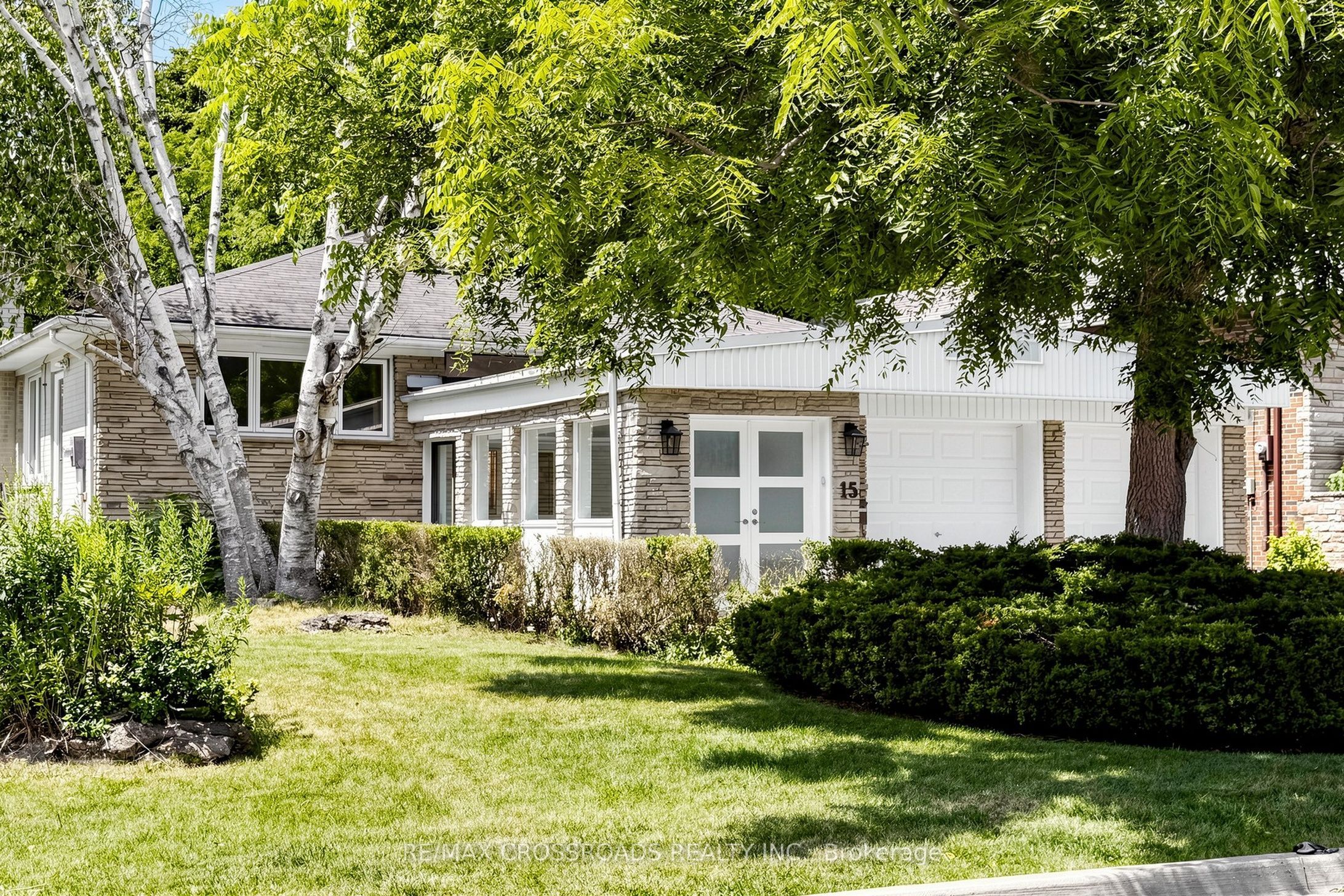 15 Alamosa Drive