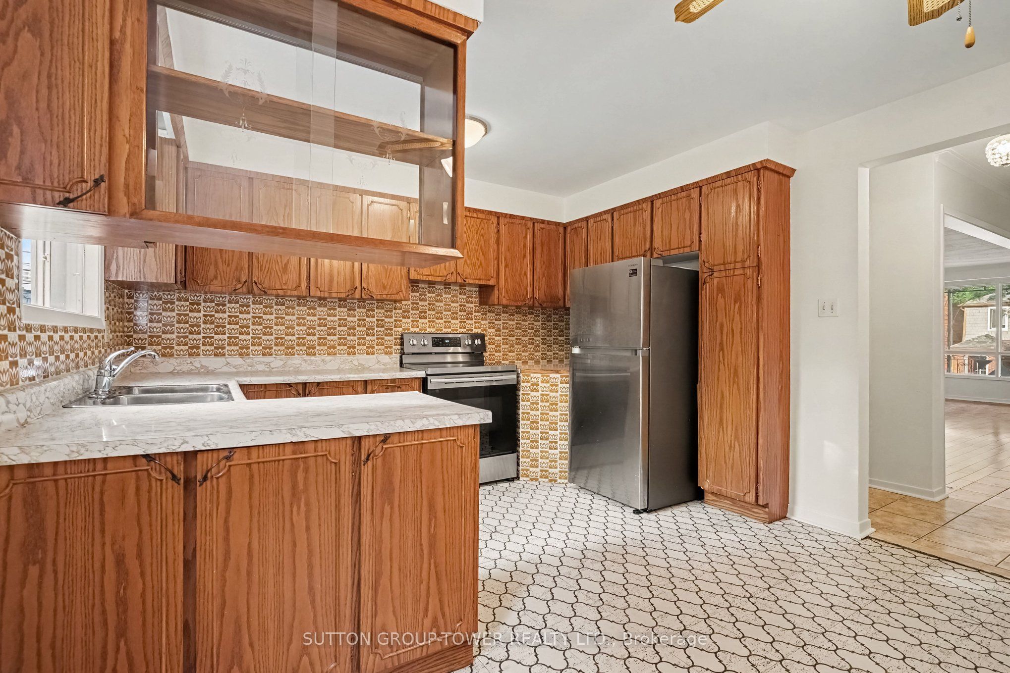 164 Robina Avenue W Property Photo 8