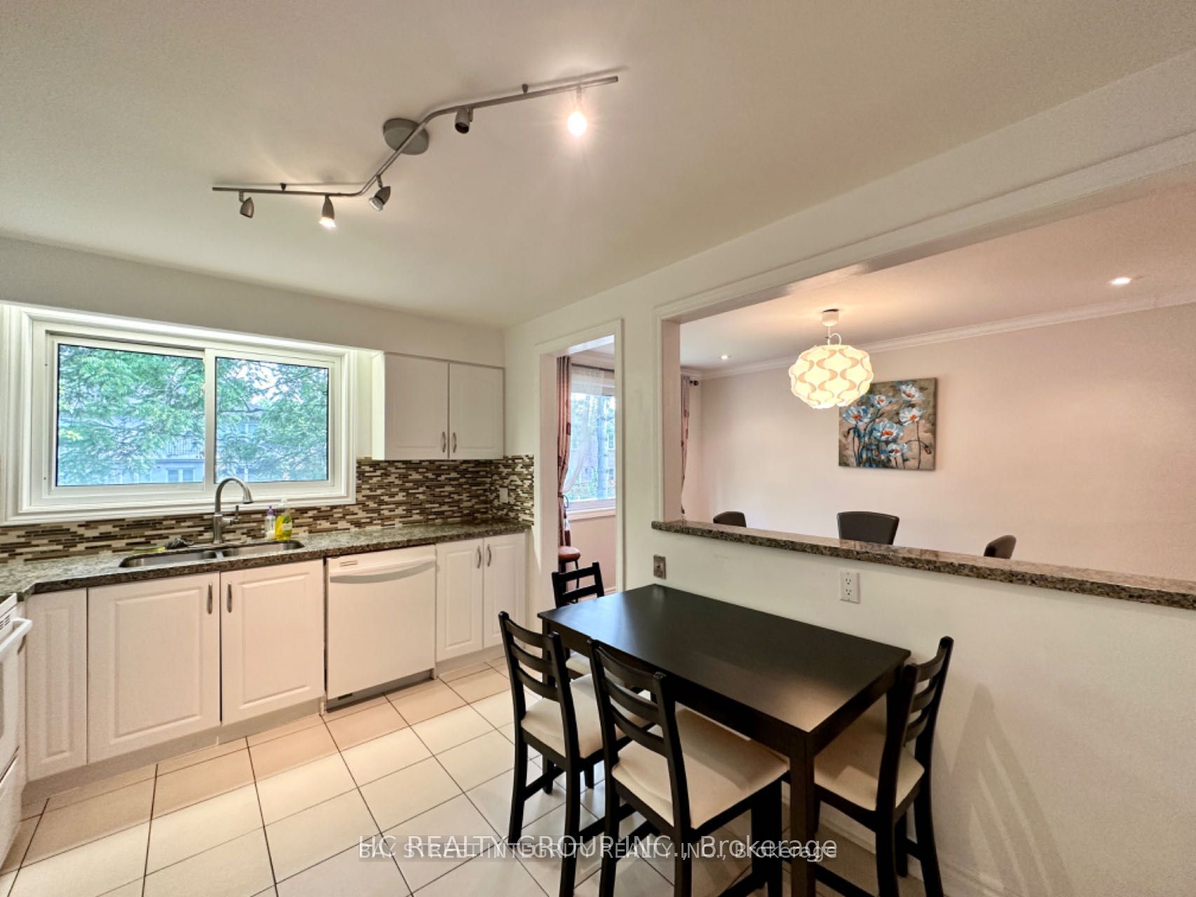 35 Lailey Crescent Property Photo 4