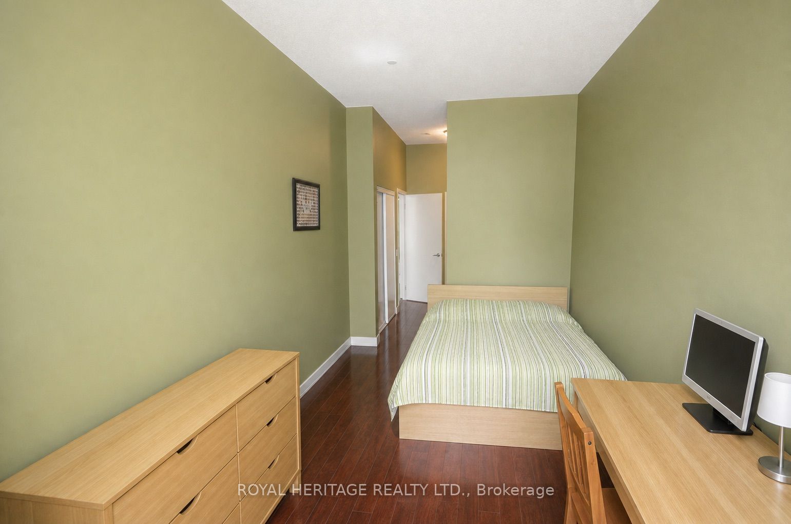 373 Front Street W 102 Property Photo 4