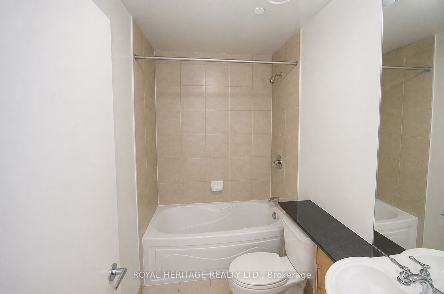 373 Front Street W 102 Property Photo 5