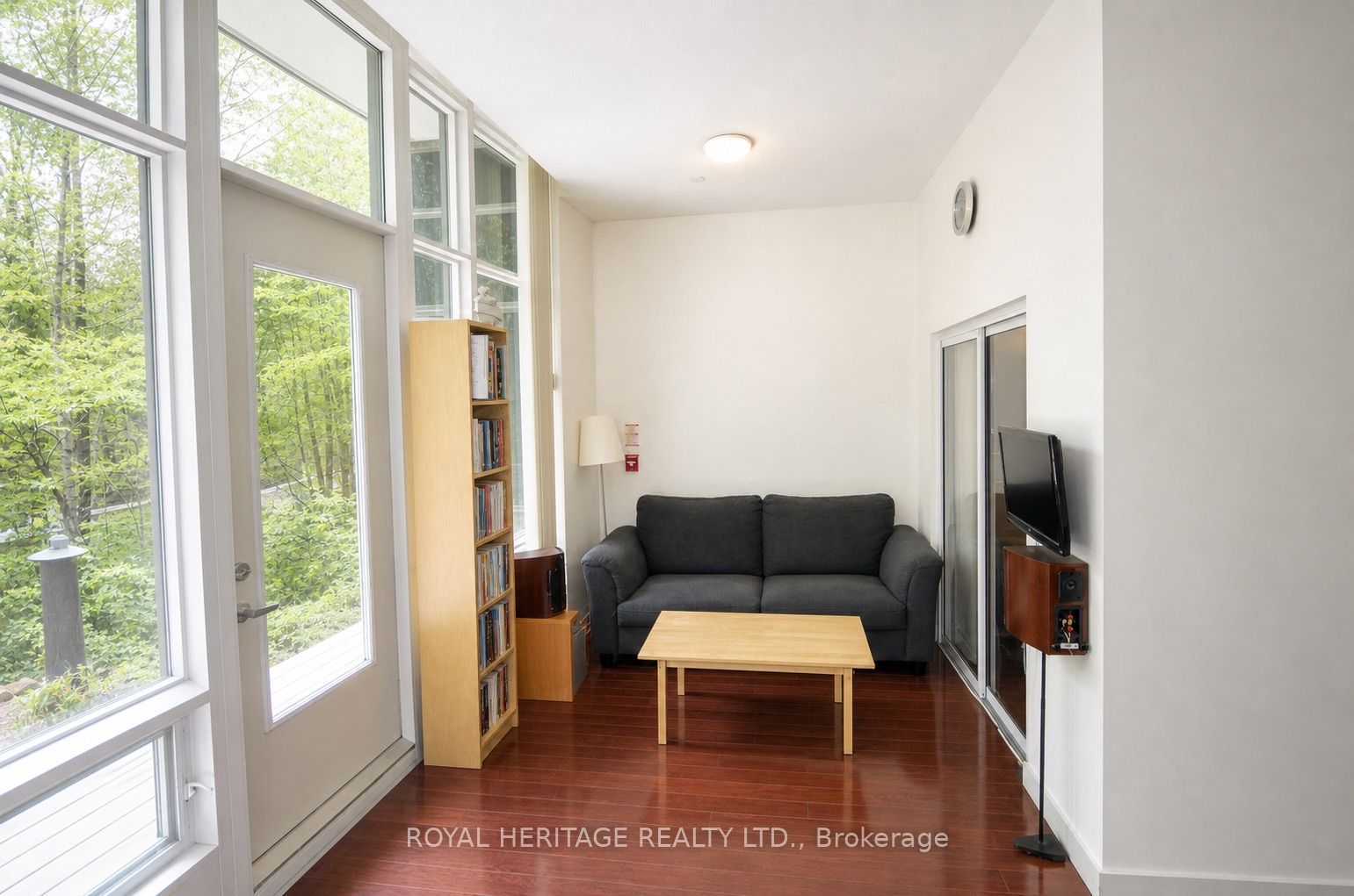 373 Front Street W 102 Property Photo 9