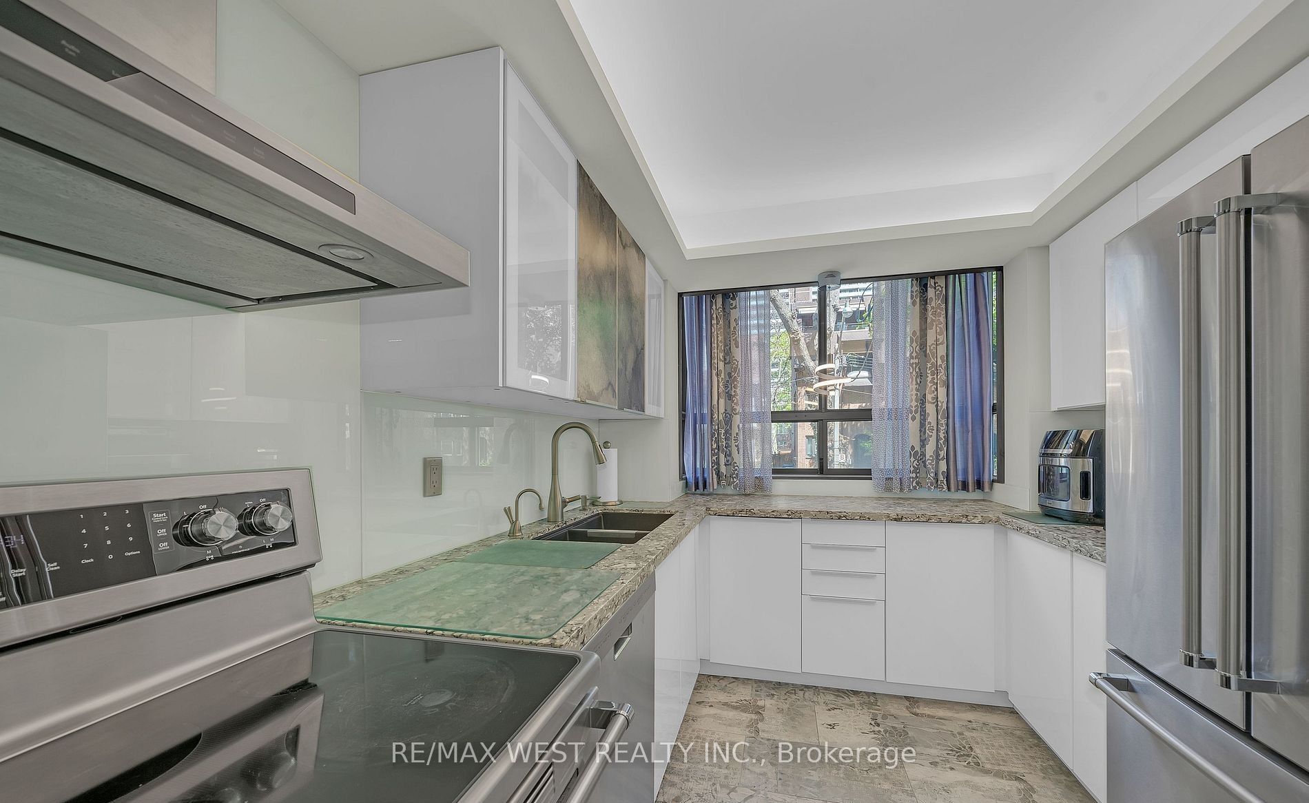 21 Dundonald Street Property Photo 7