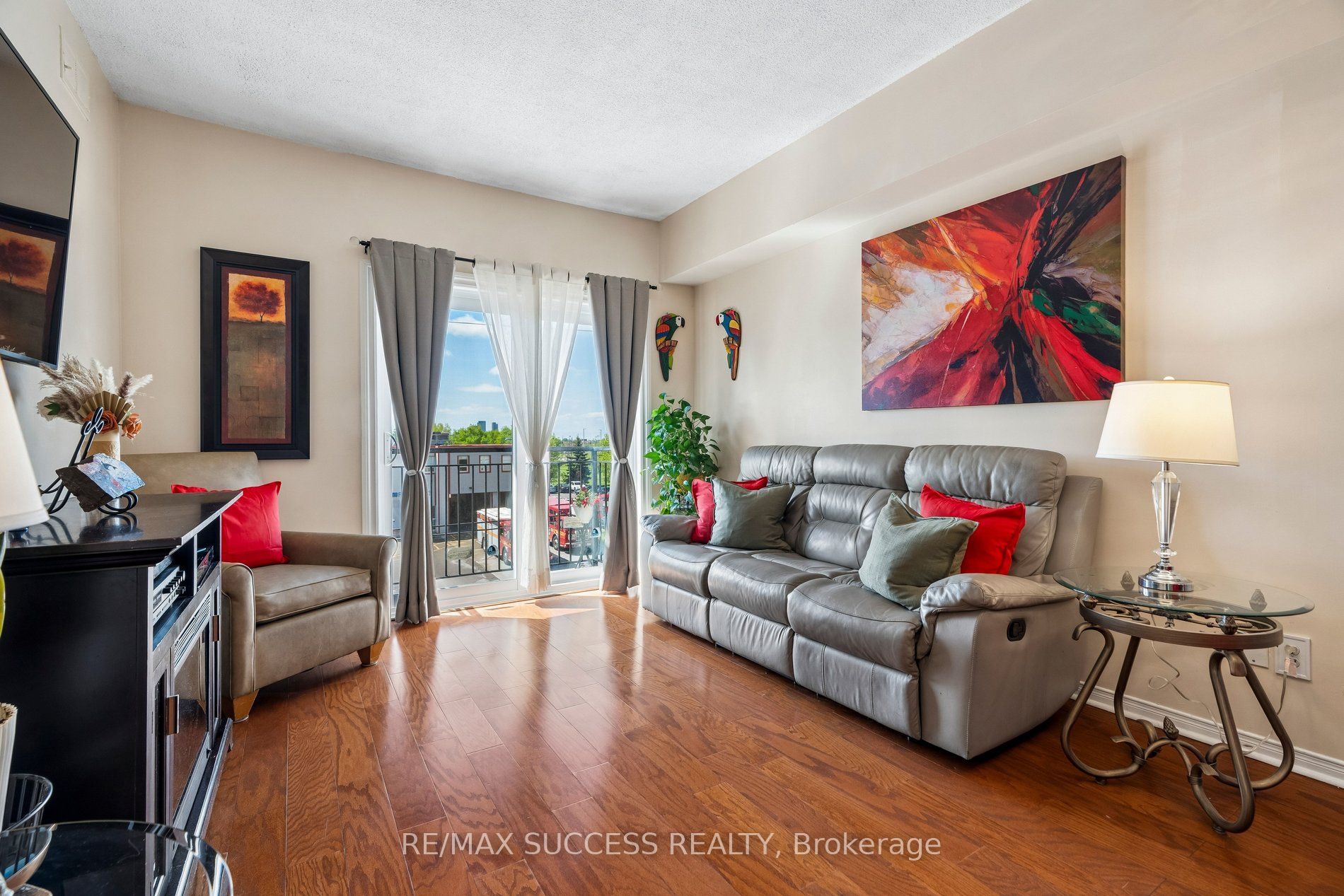 1000 Sheppard Avenue W 301 Property Photo 7