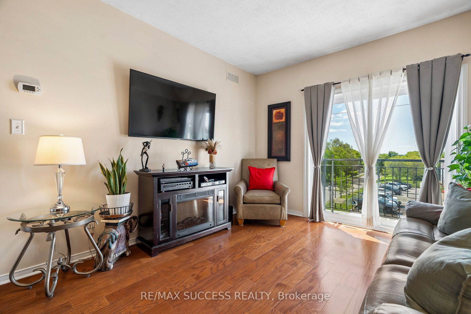1000 Sheppard Avenue W 301 Property Photo 9