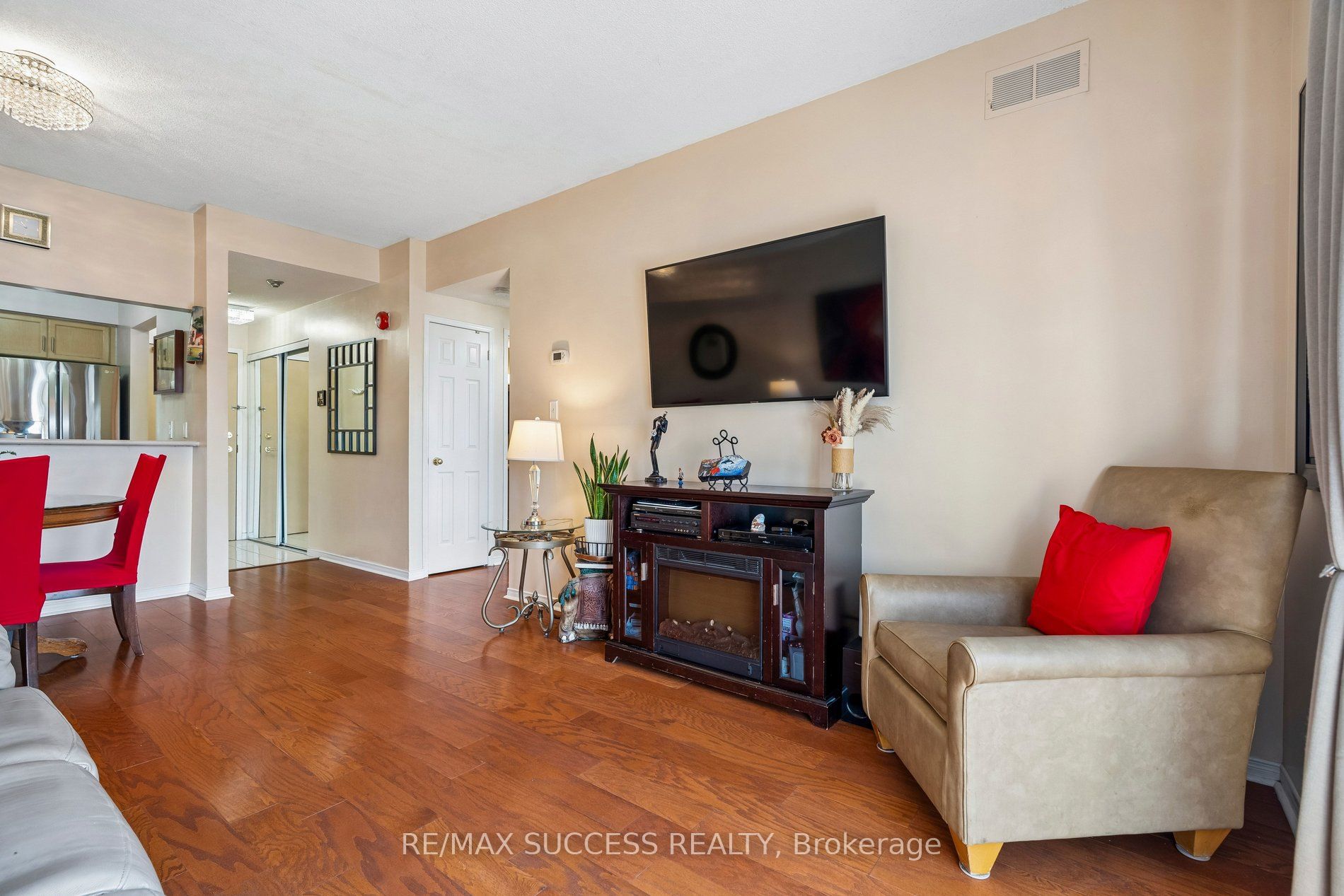 1000 Sheppard Avenue W 301 Property Photo 11