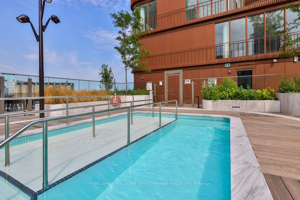 155 Merchants' Wharf 214 Property Photo 35