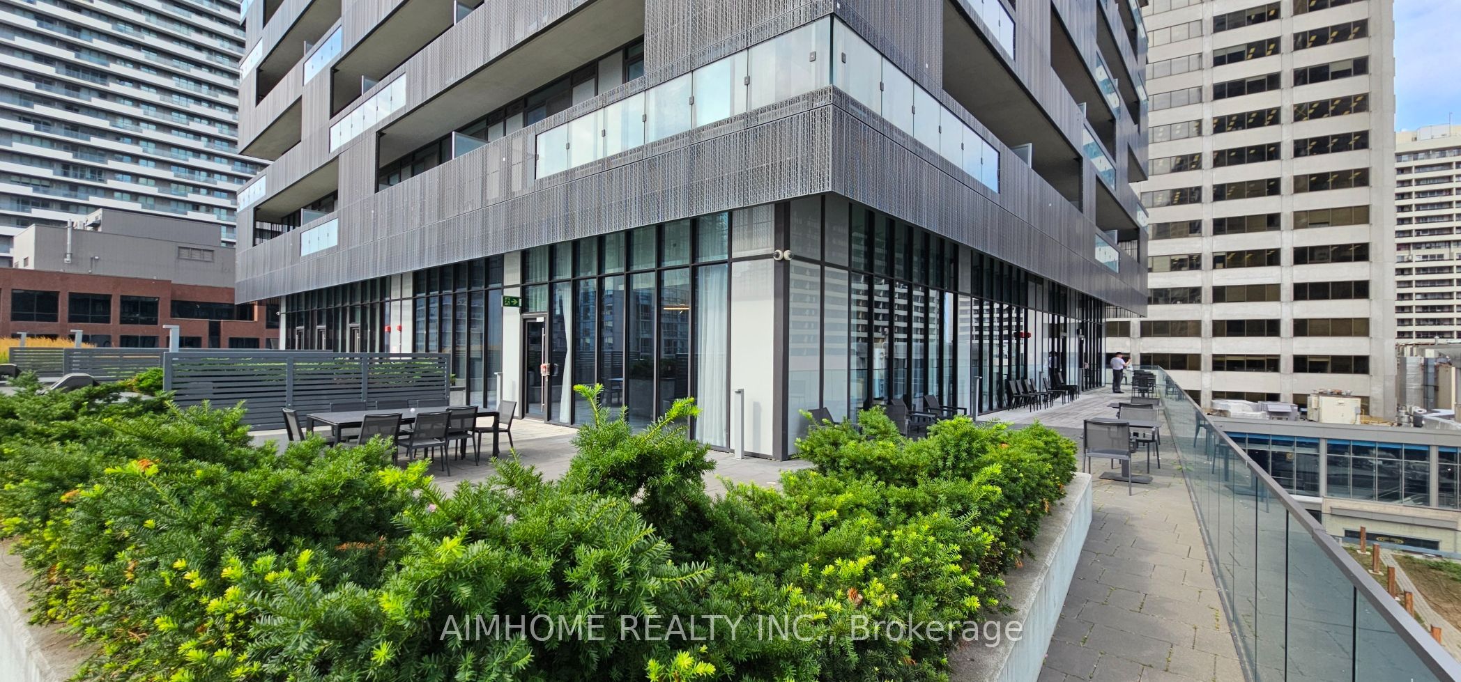 8 Eglinton Avenue E 1711 Property Photo 2