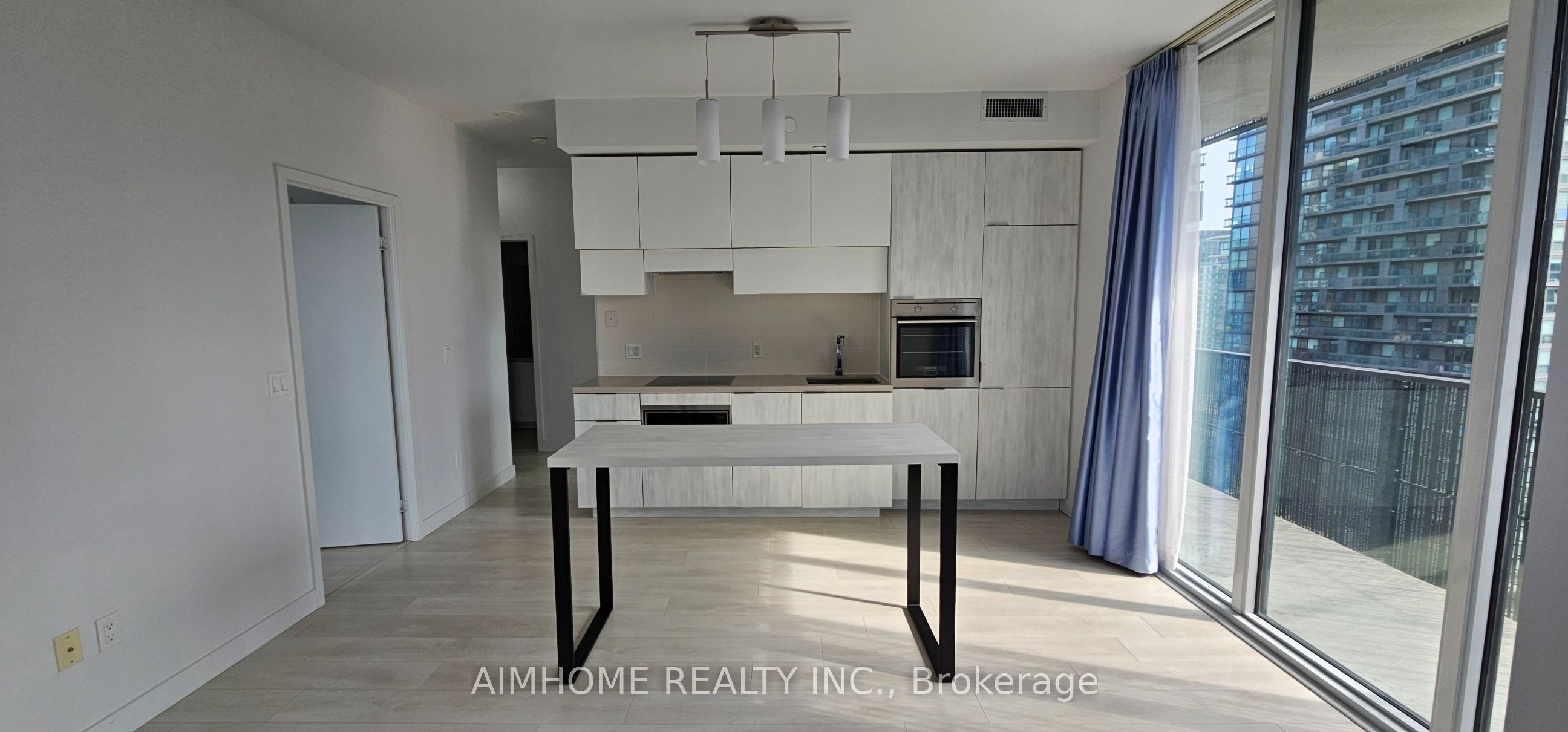 8 Eglinton Avenue E 1711 Property Photo 3