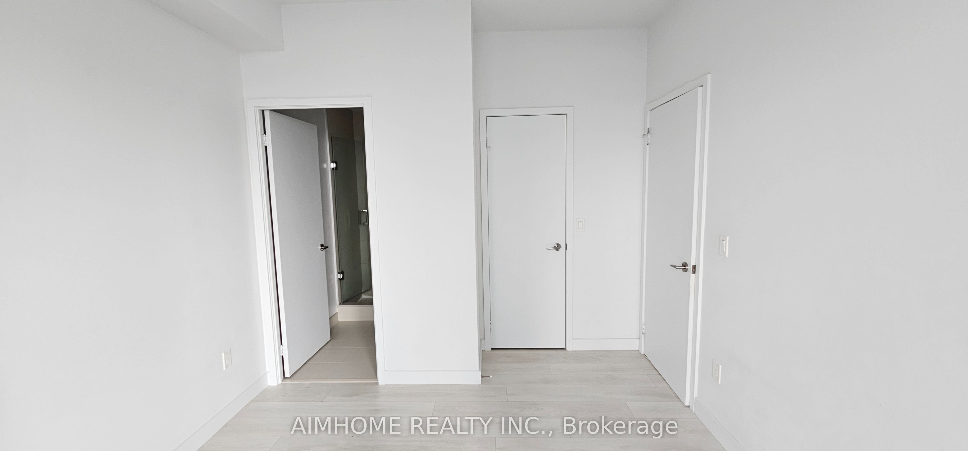 8 Eglinton Avenue E 1711 Property Photo 6