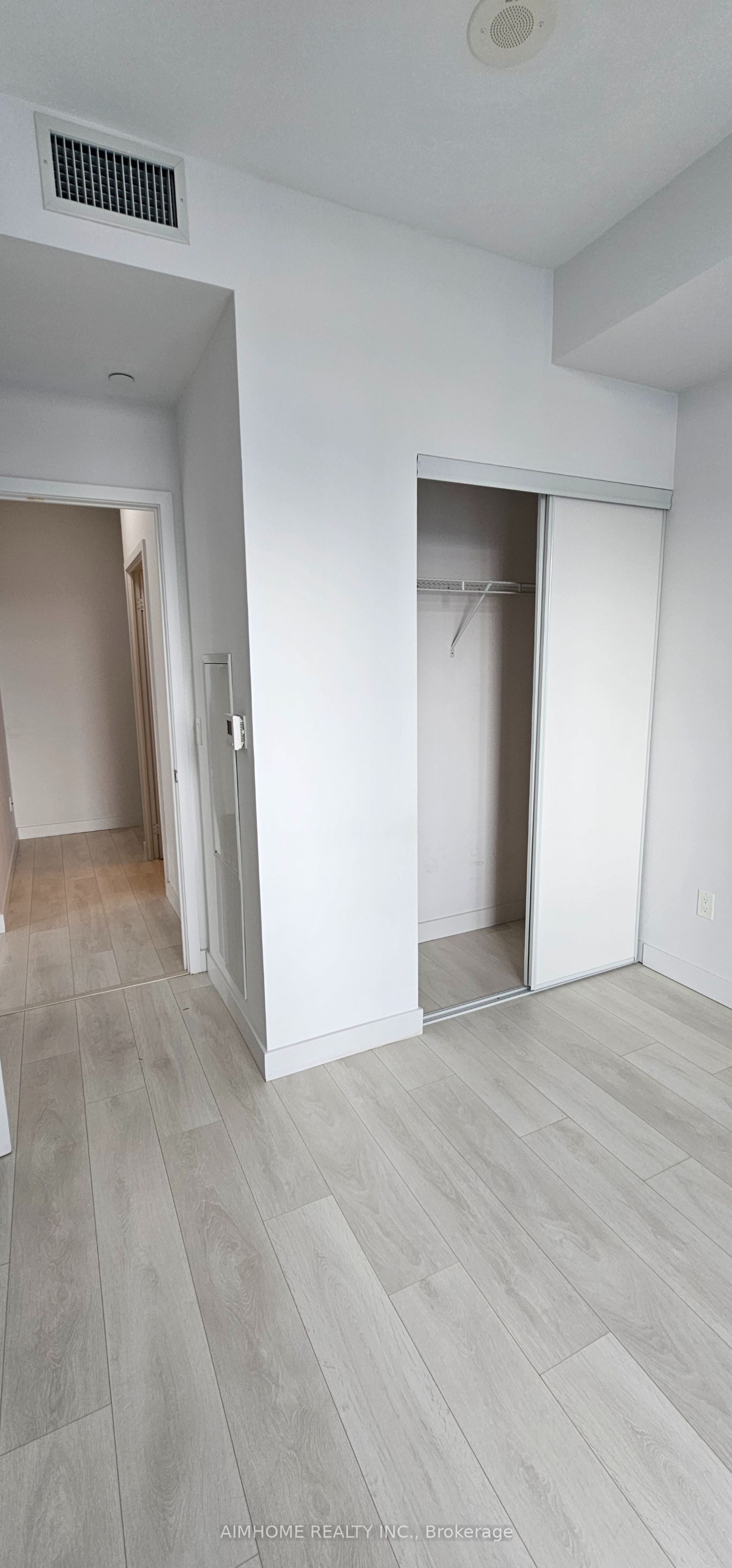 8 Eglinton Avenue E 1711 Property Photo 8