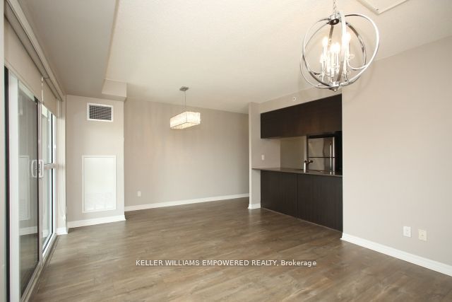 275 Yorkland Road 910 Property Photo 6