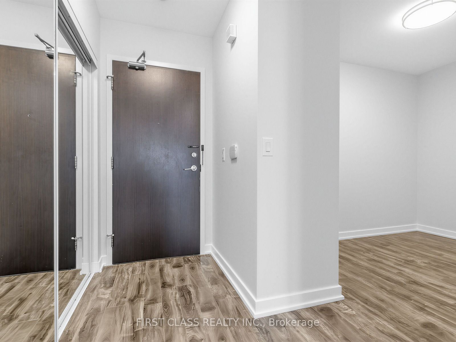 38 Dan Leckie Way 715 Property Photo 4