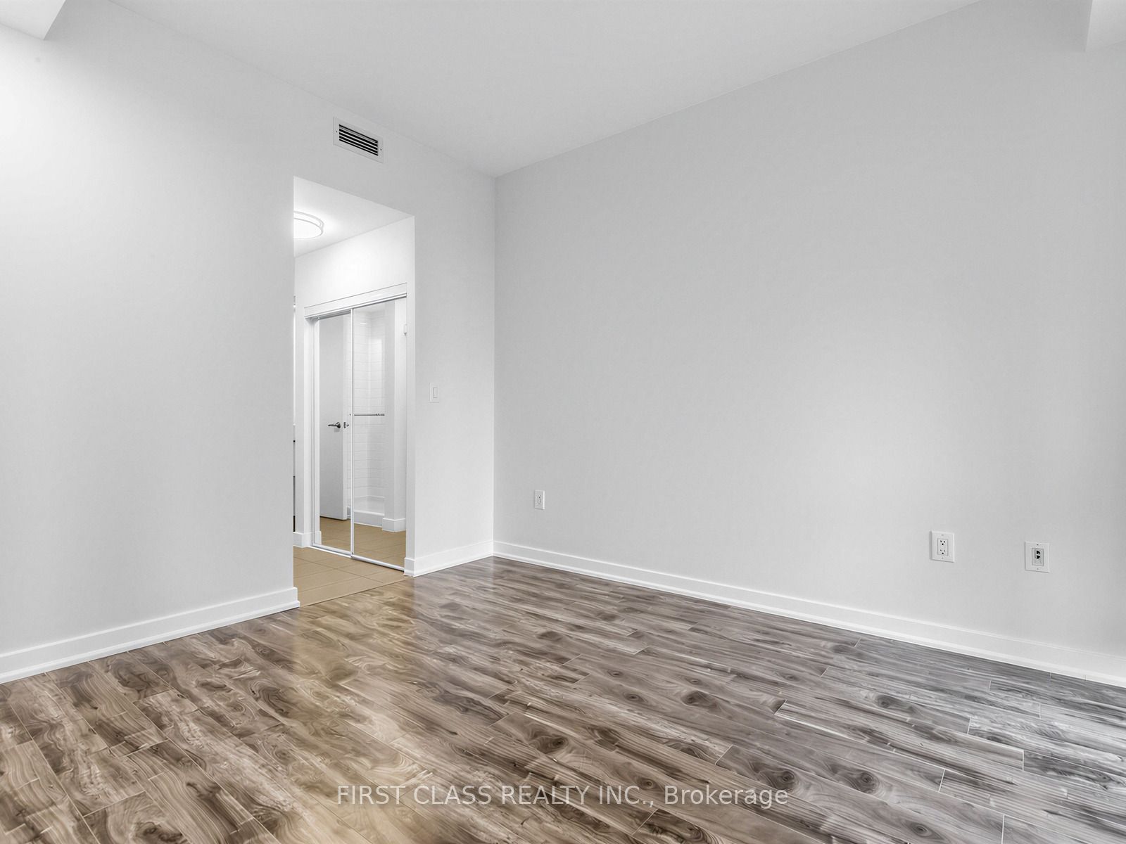 38 Dan Leckie Way 715 Property Photo 14