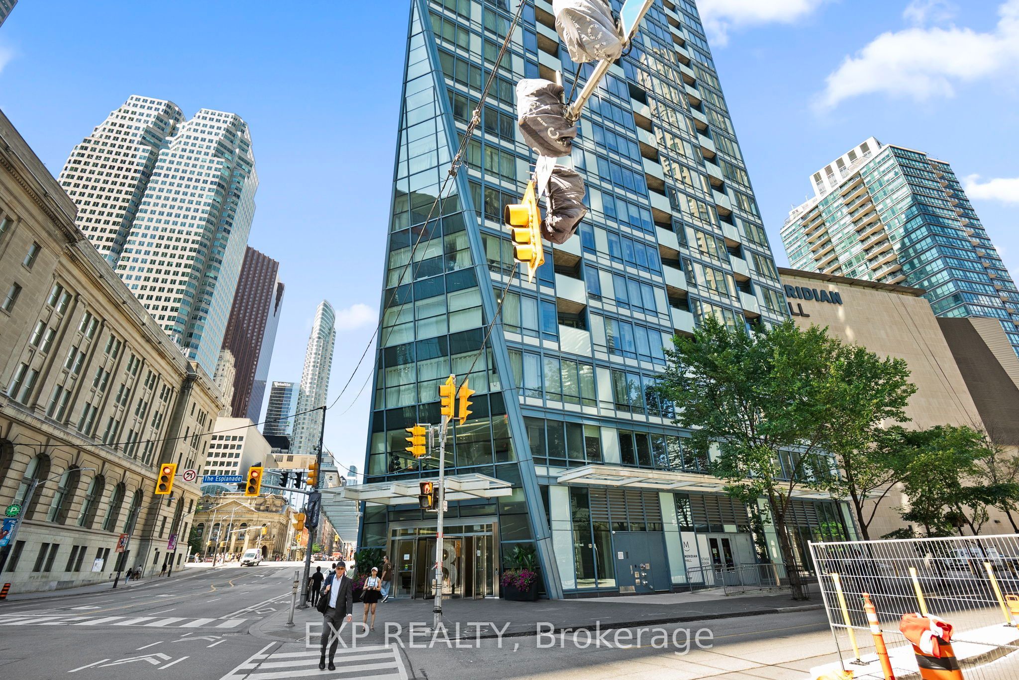 8 The Esplanade 3510 Property Photo 3