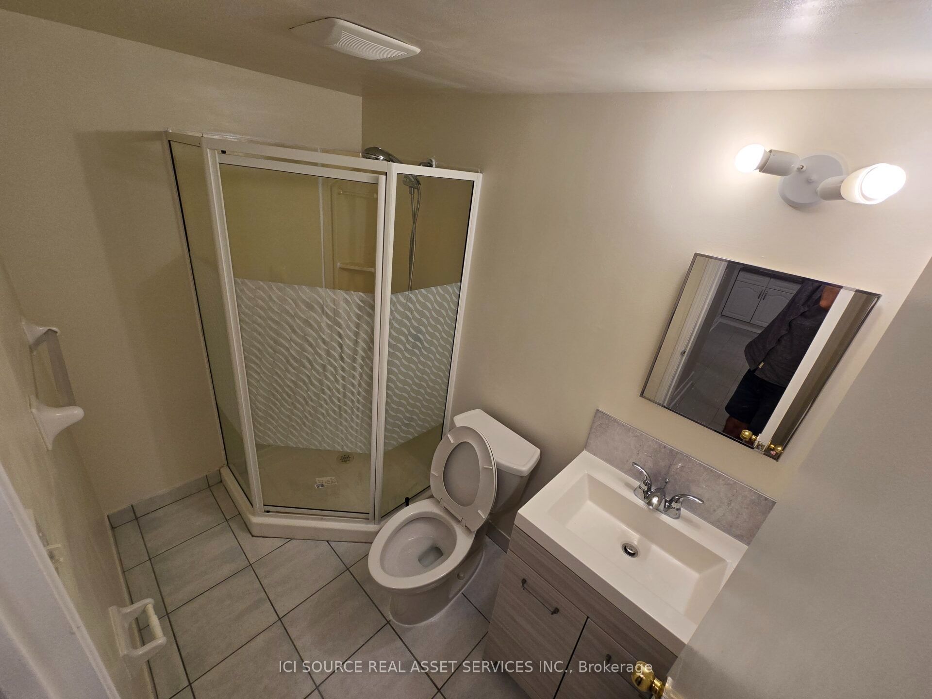 57 Mentor Boulevard Lower Unit Property Photo 9