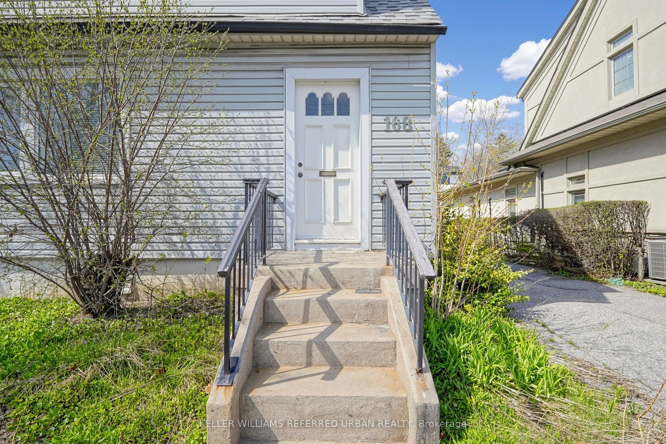 168 Sheppard Avenue W Property Photo 3