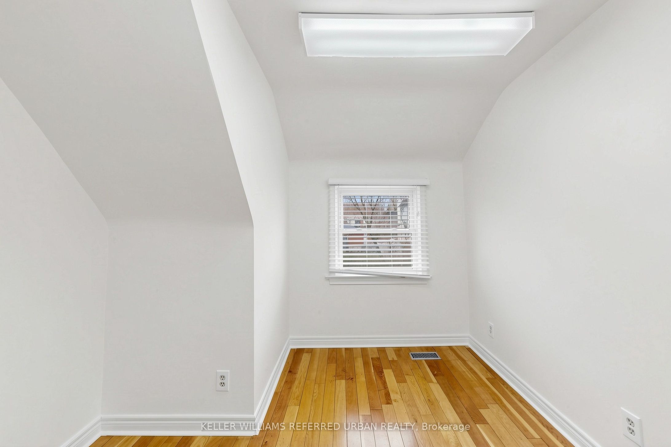 168 Sheppard Avenue W Property Photo 18