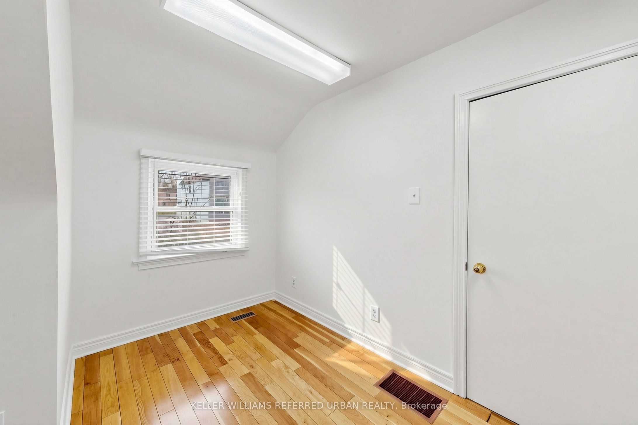 168 Sheppard Avenue W Property Photo 19