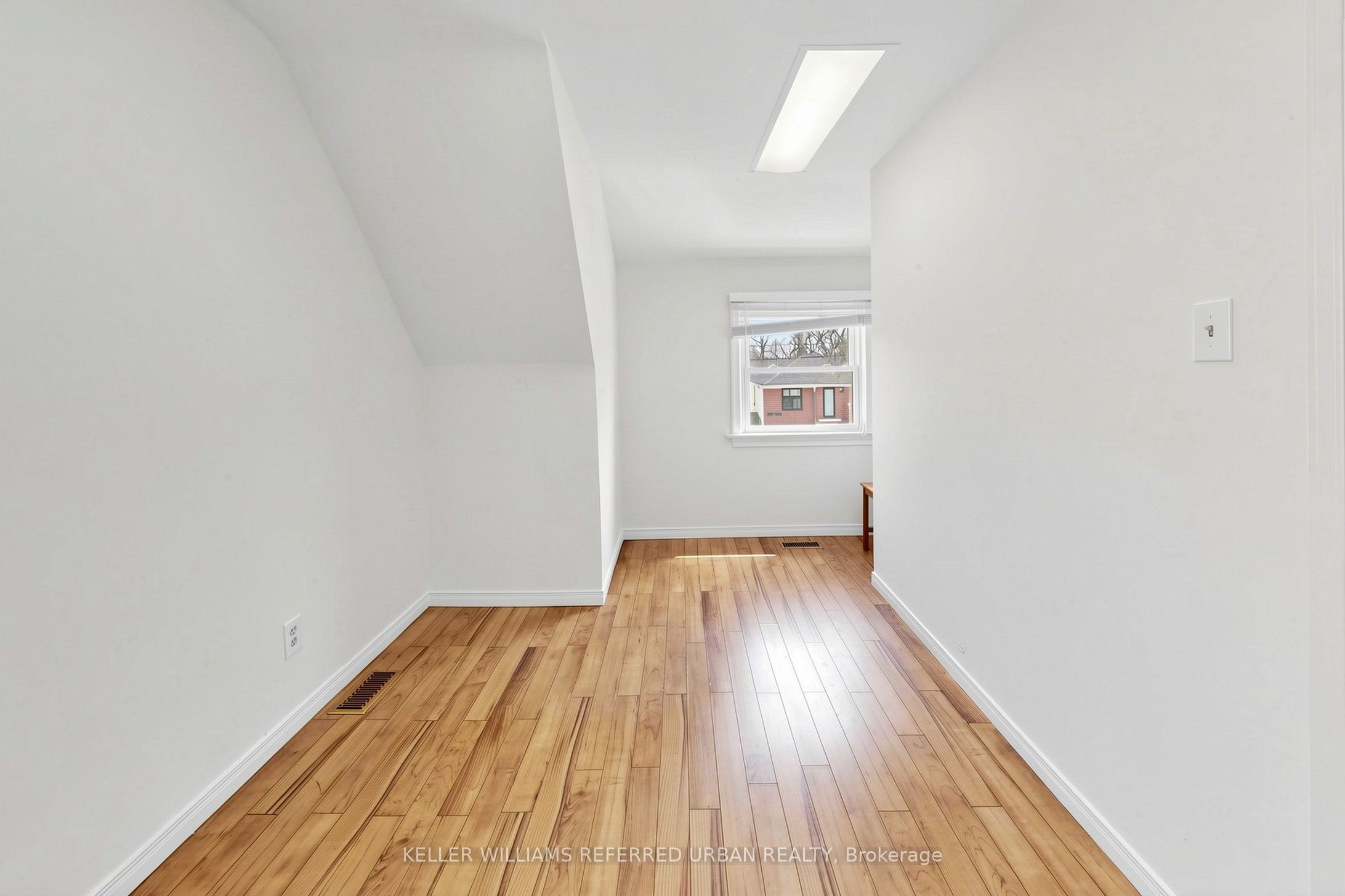 168 Sheppard Avenue W Property Photo 25