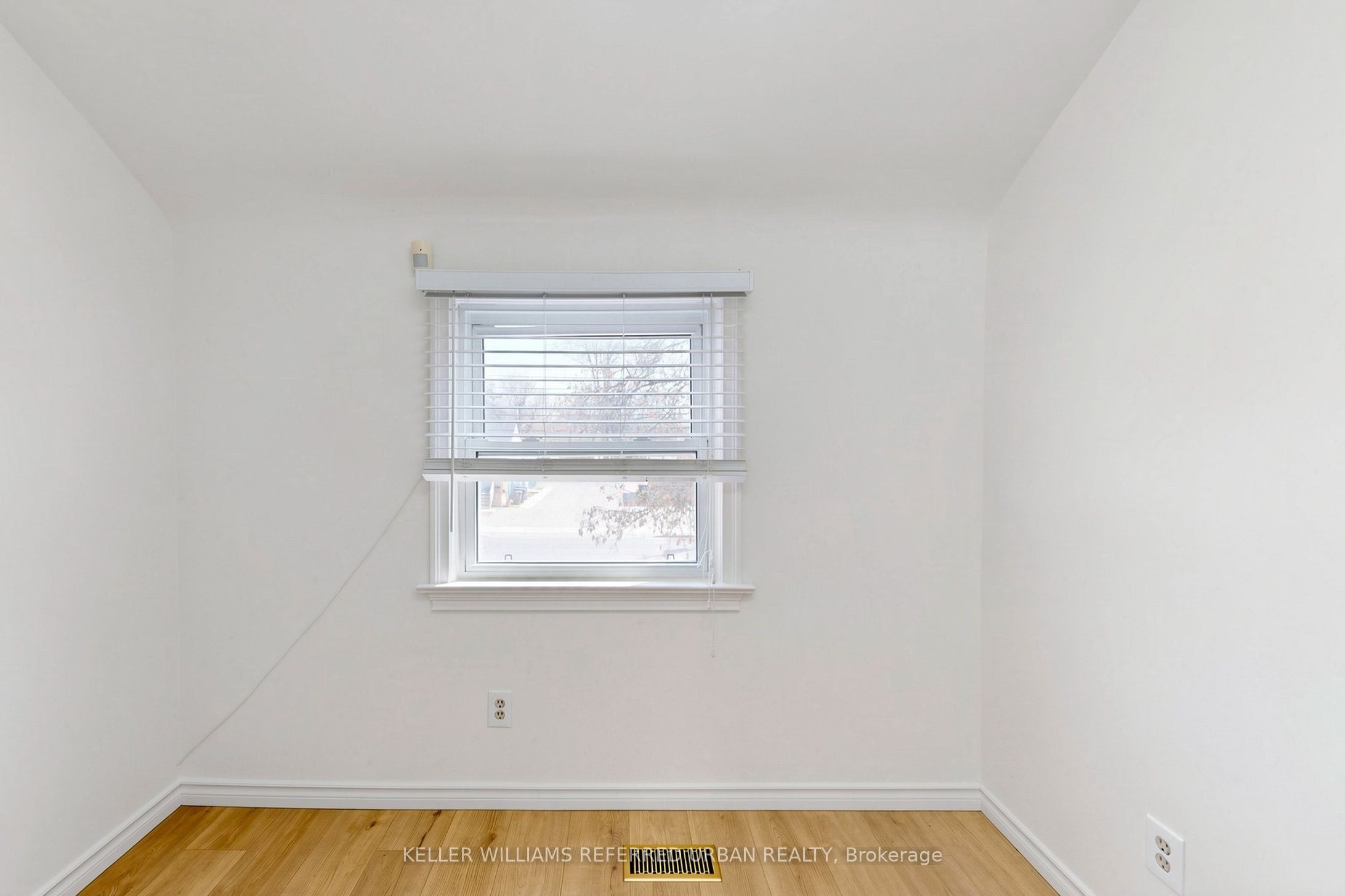 168 Sheppard Avenue W Property Photo 28