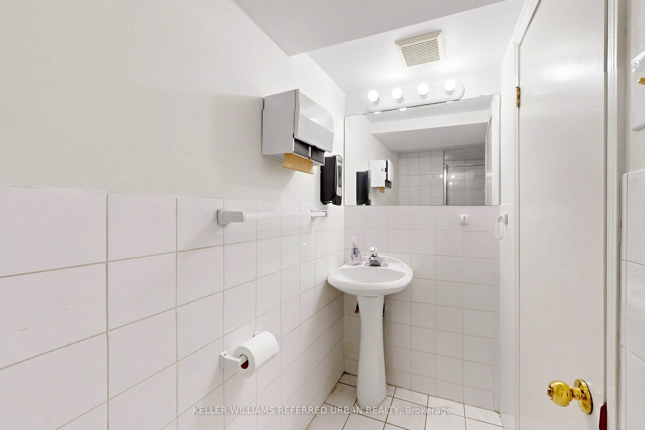 168 Sheppard Avenue W Property Photo 34