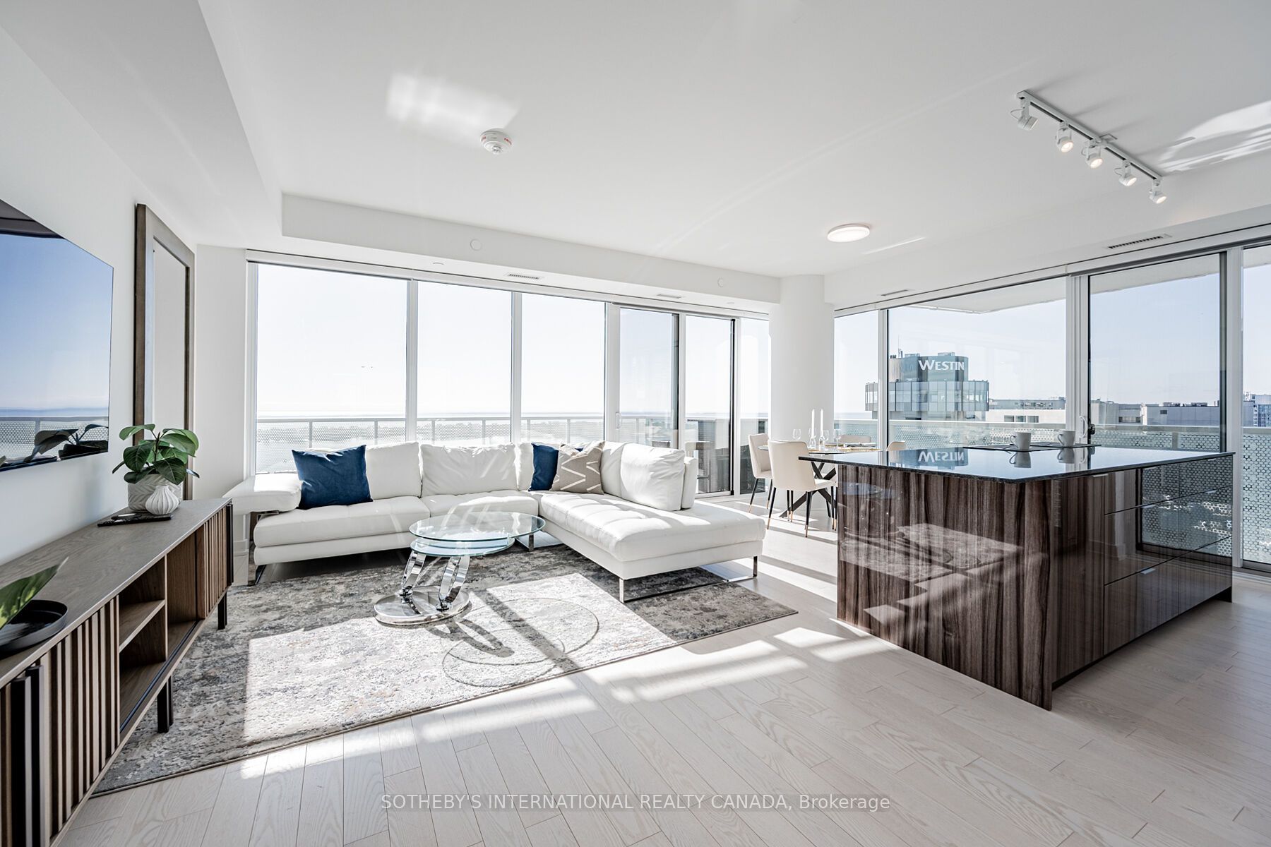 15 Queens Quay E 3403 Property Photo 1
