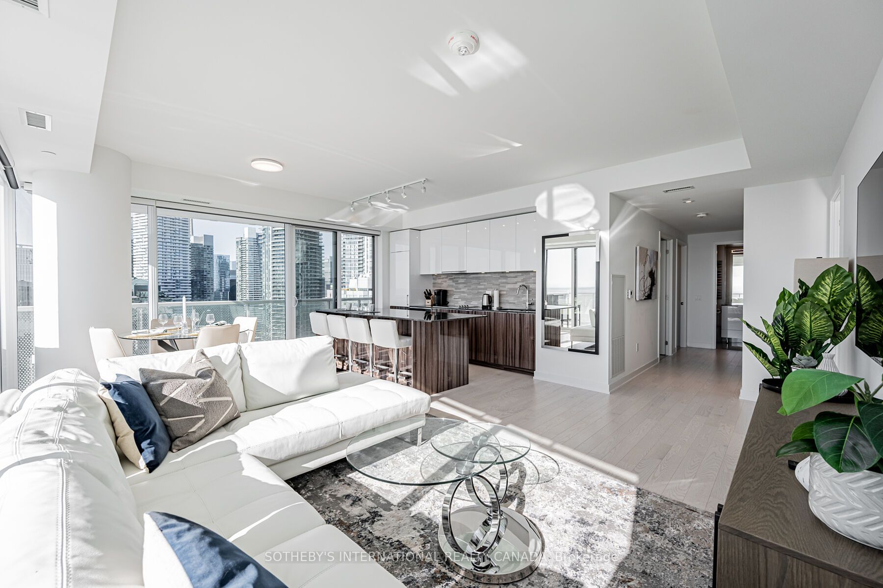 15 Queens Quay E 3403 Property Photo 2