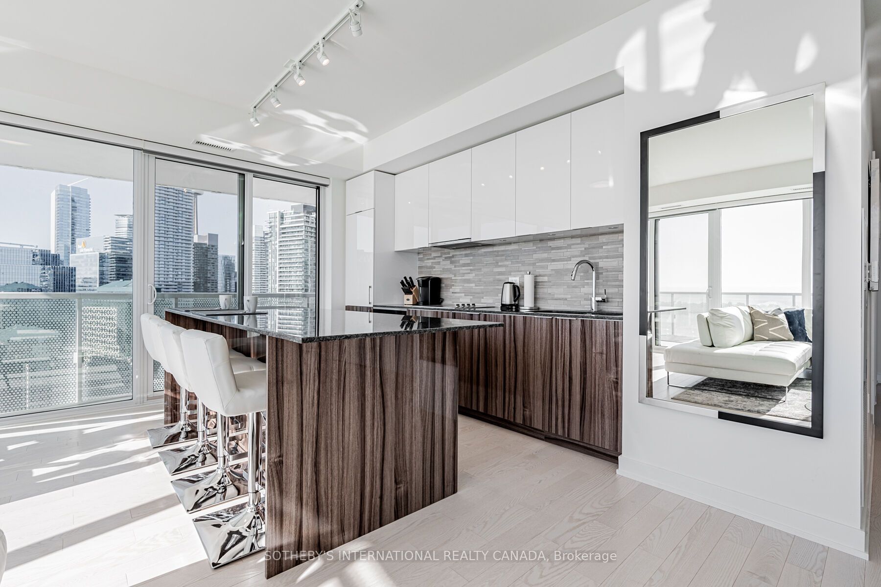 15 Queens Quay E 3403 Property Photo 3