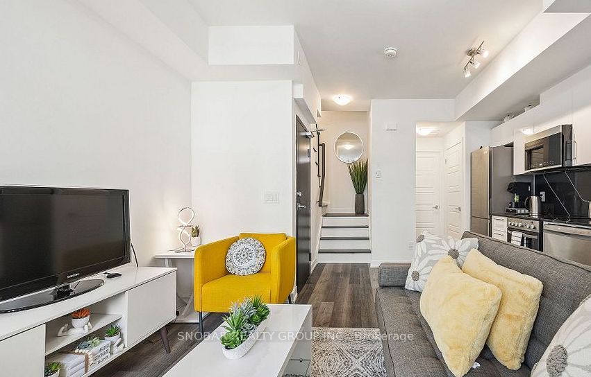 861 Sheppard Avenue W 49 Property Photo 6