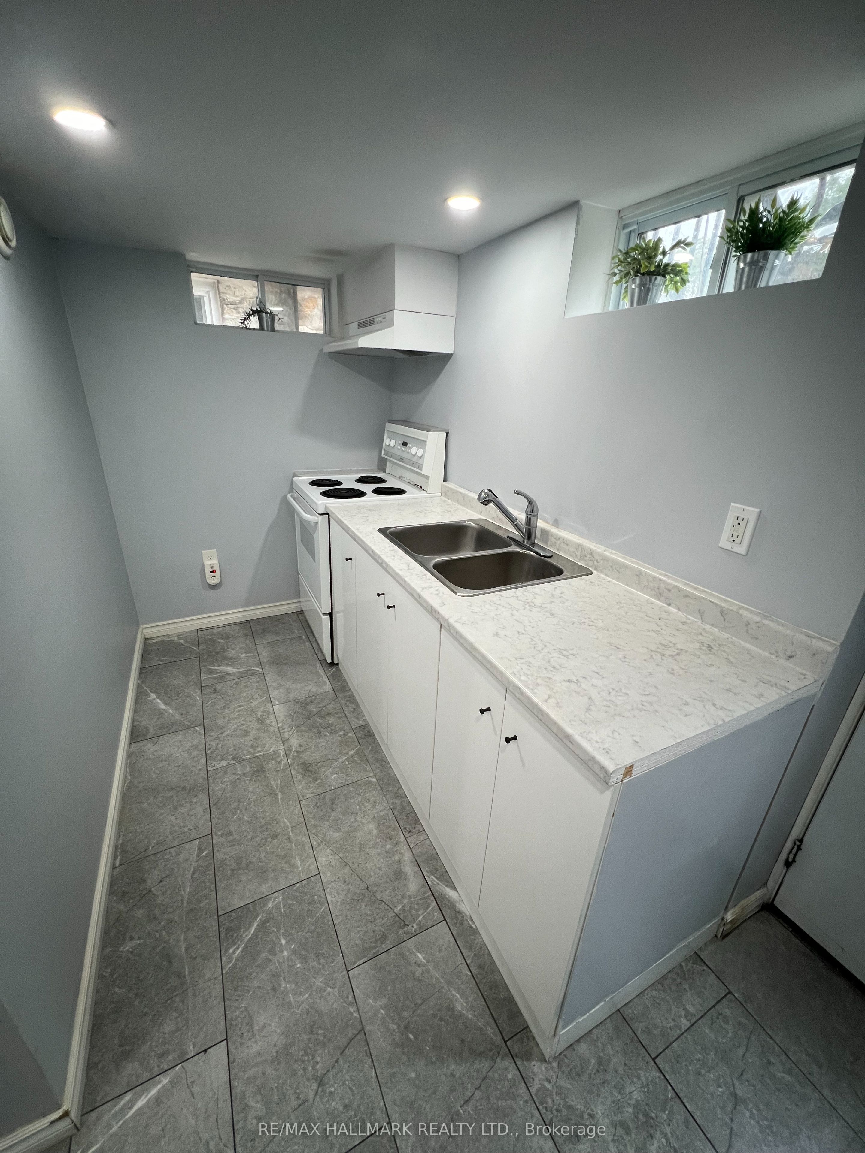102 Barton Avenue #basement Property Photo 2