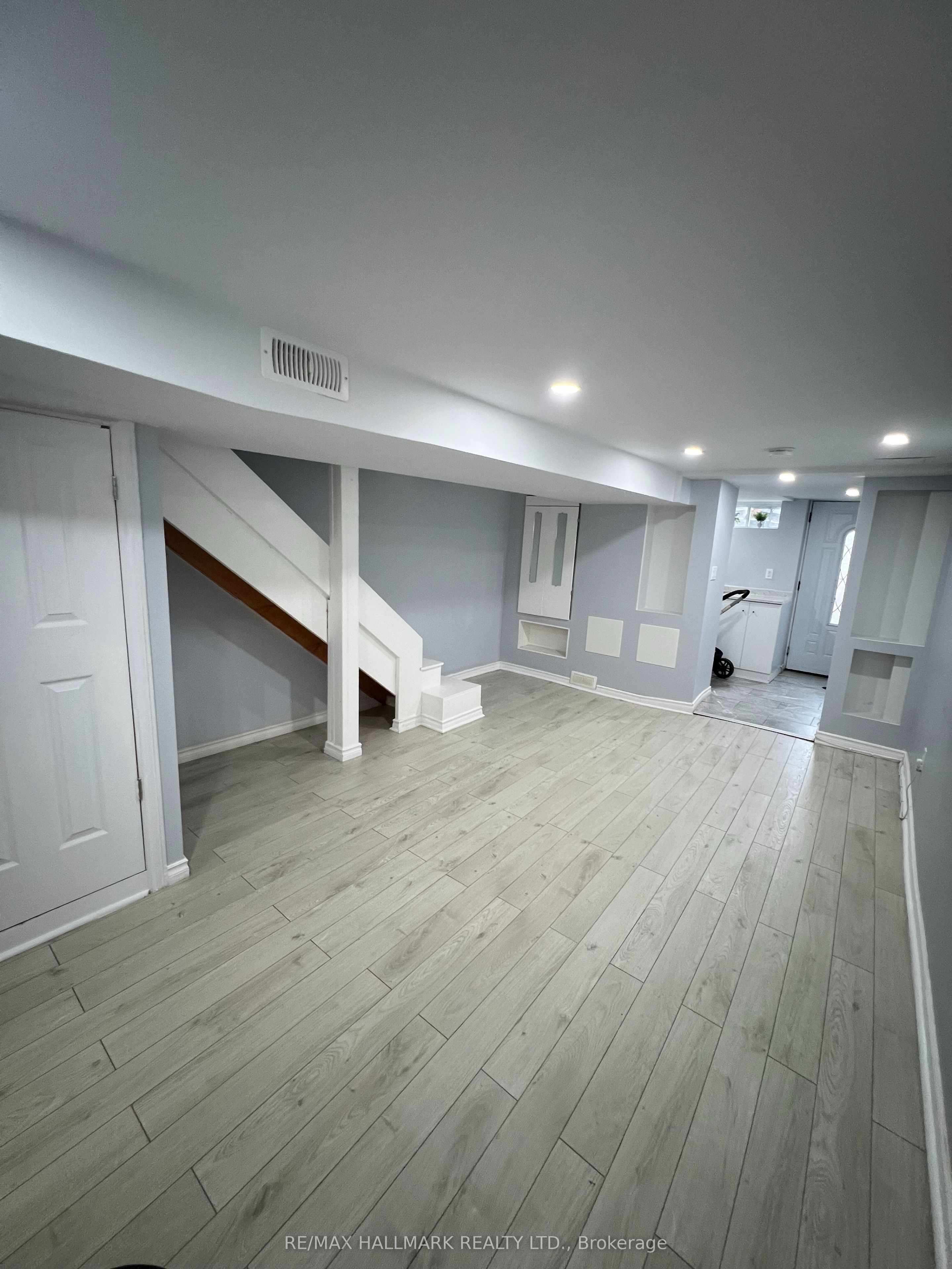 102 Barton Avenue #basement Property Photo 5