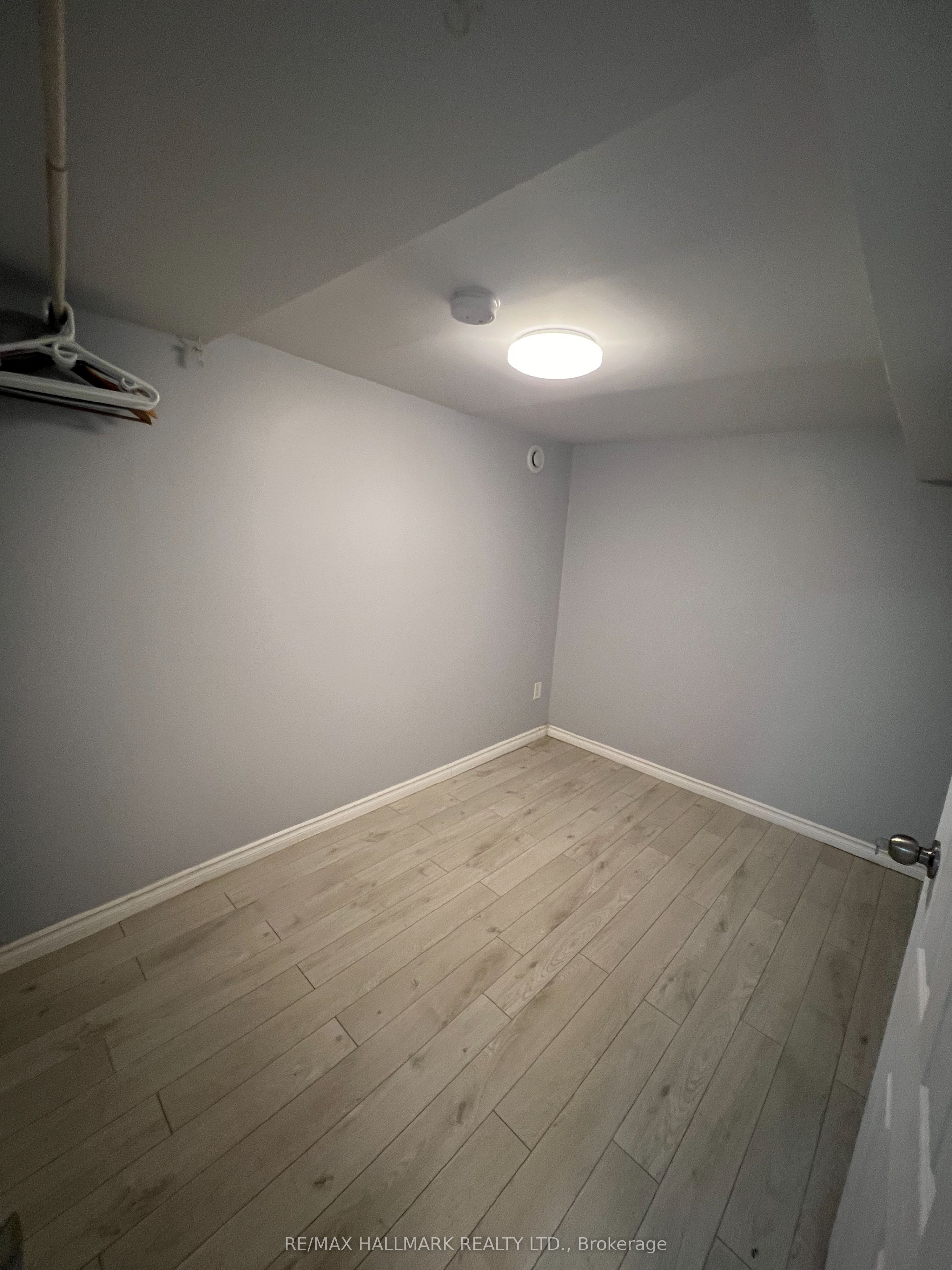 102 Barton Avenue #basement Property Photo 9
