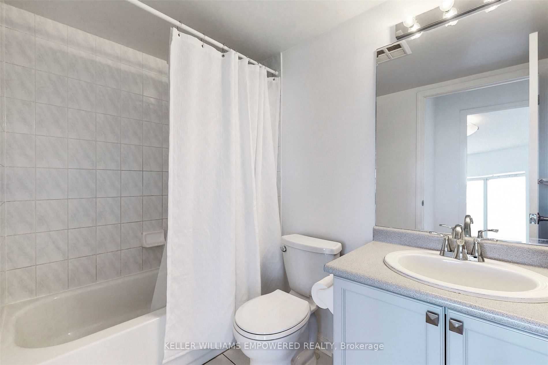 650 Lawrence Avenue W 915 Property Photo 6