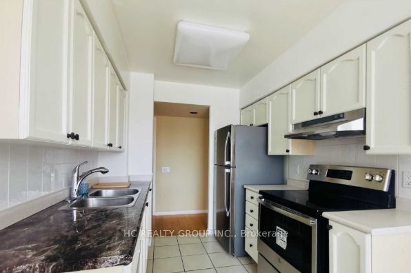 35 Finch Avenue E 211 Property Photo 8