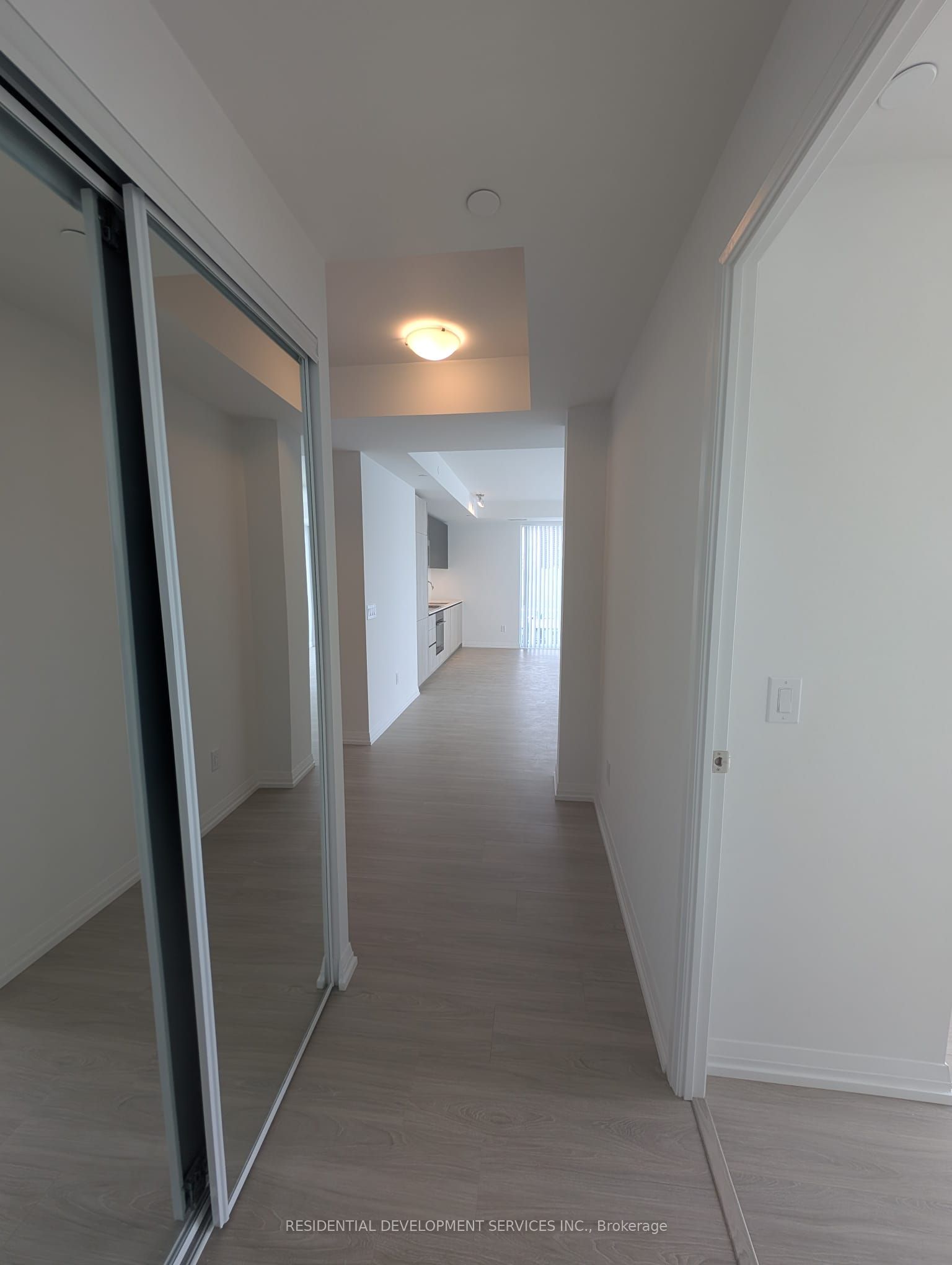 28 Widmer Street Lph29 Property Photo 6