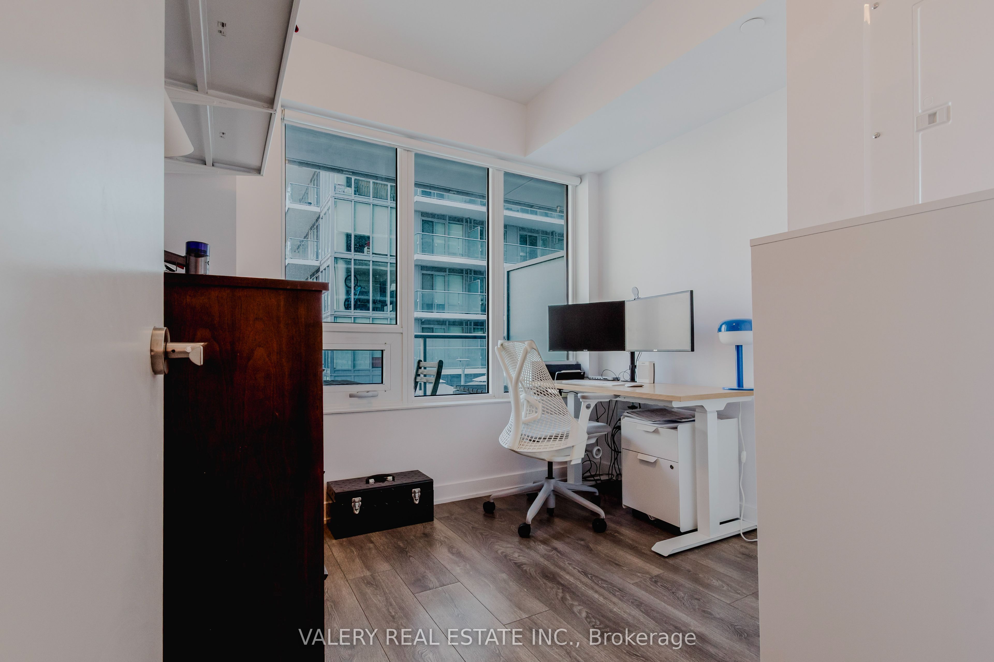 195 Redpath Avenue 712 Property Photo 6