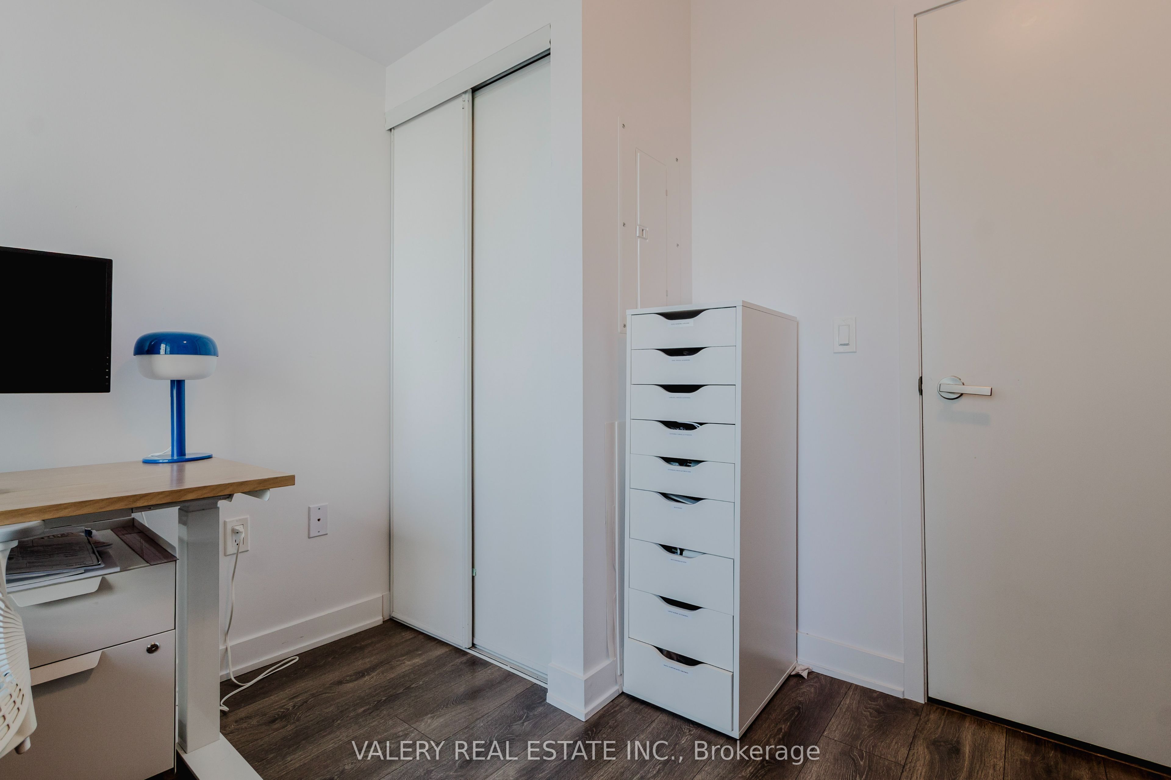 195 Redpath Avenue 712 Property Photo 8