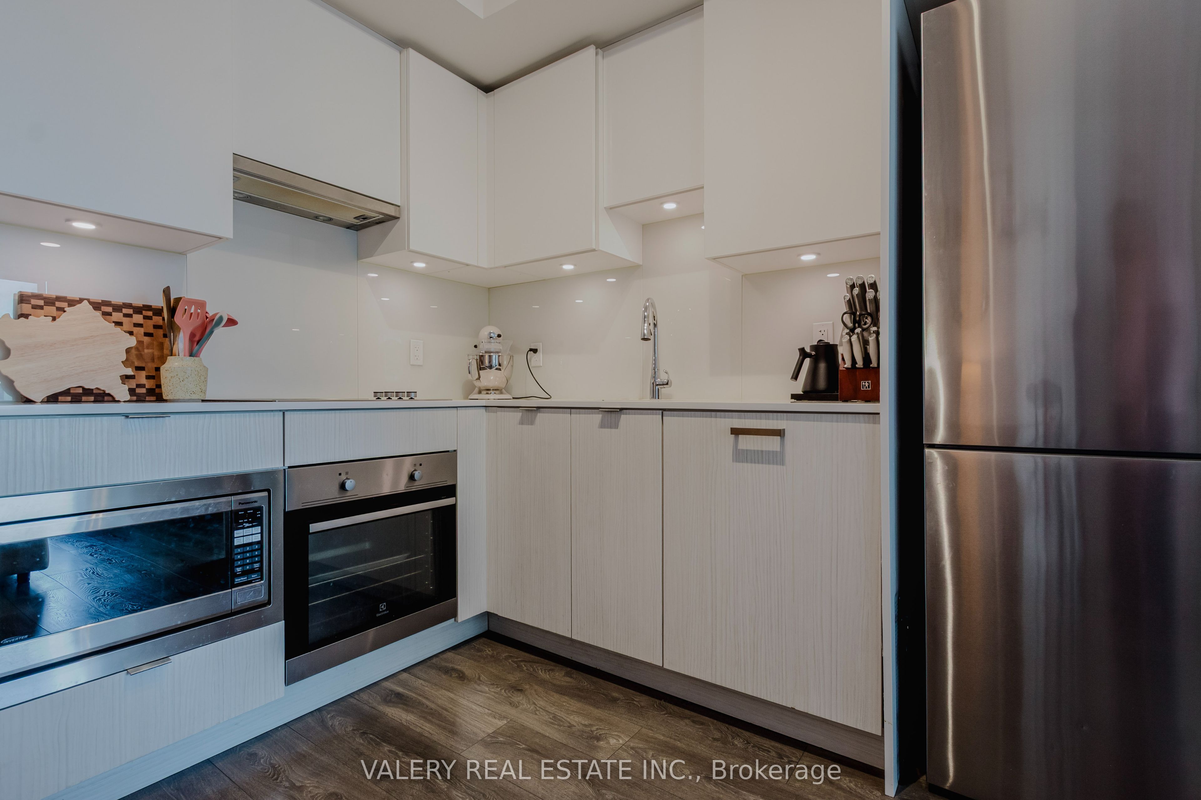 195 Redpath Avenue 712 Property Photo 10