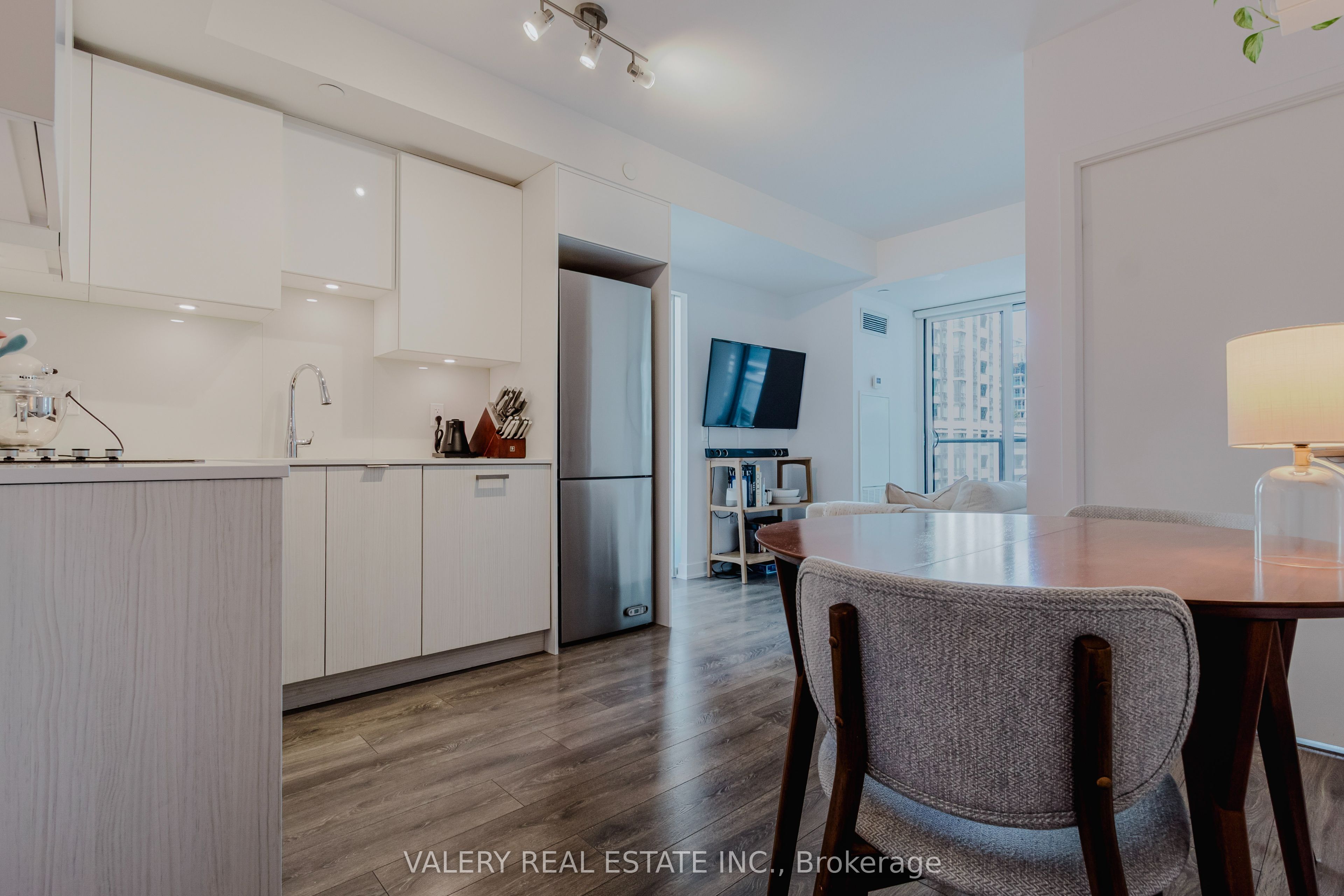 195 Redpath Avenue 712 Property Photo 11