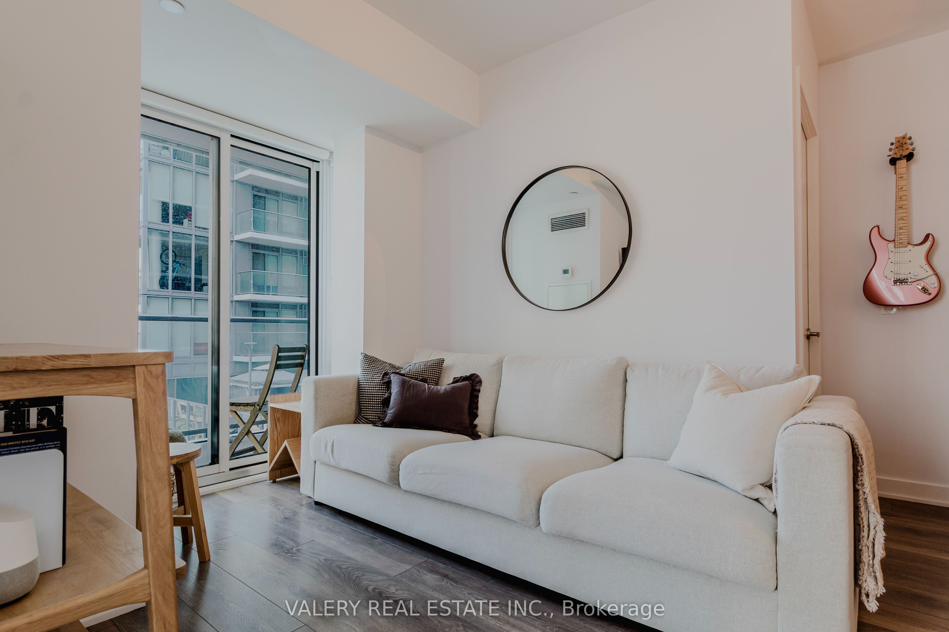 195 Redpath Avenue 712 Property Photo 14