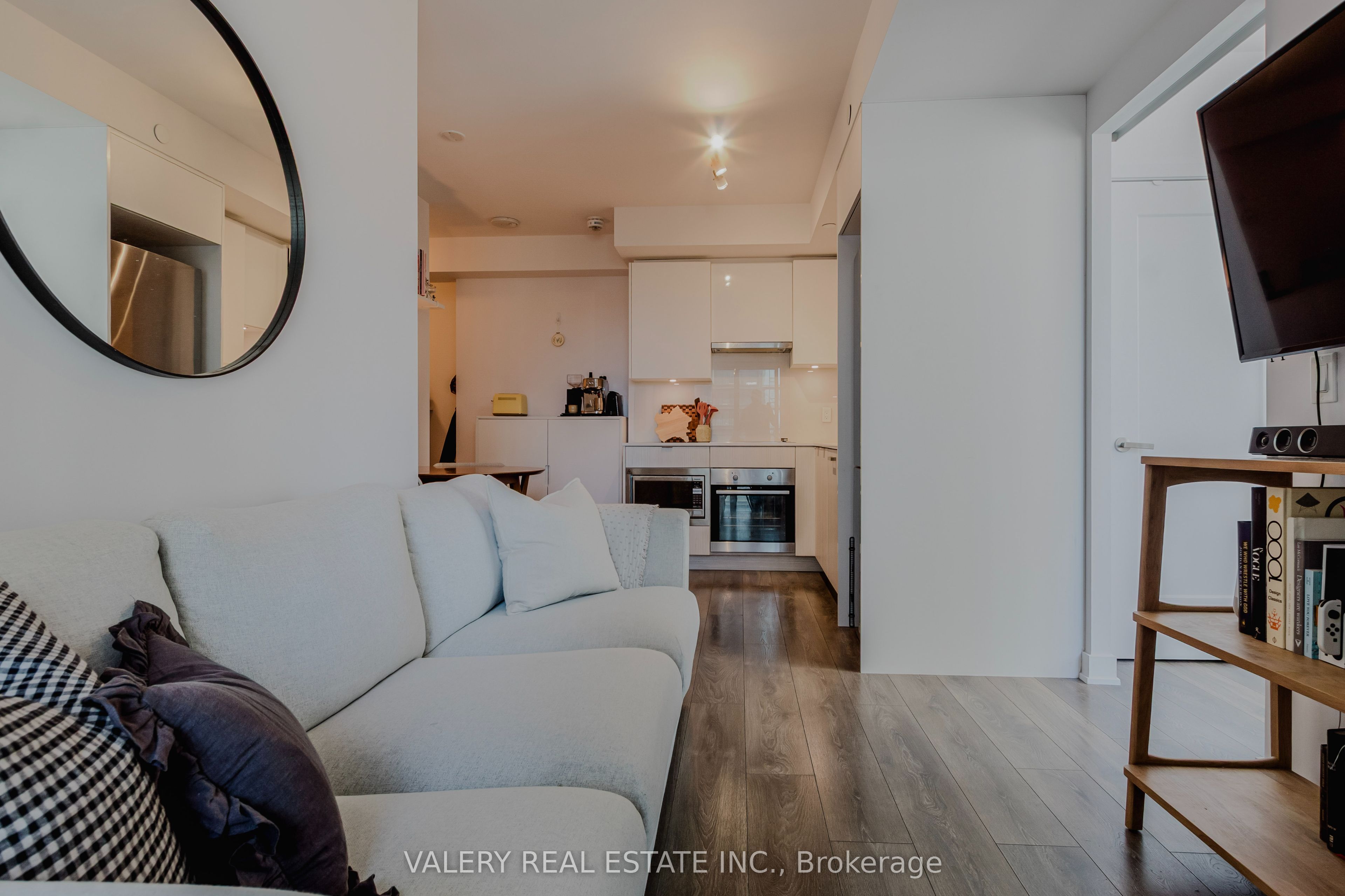 195 Redpath Avenue 712 Property Photo 15