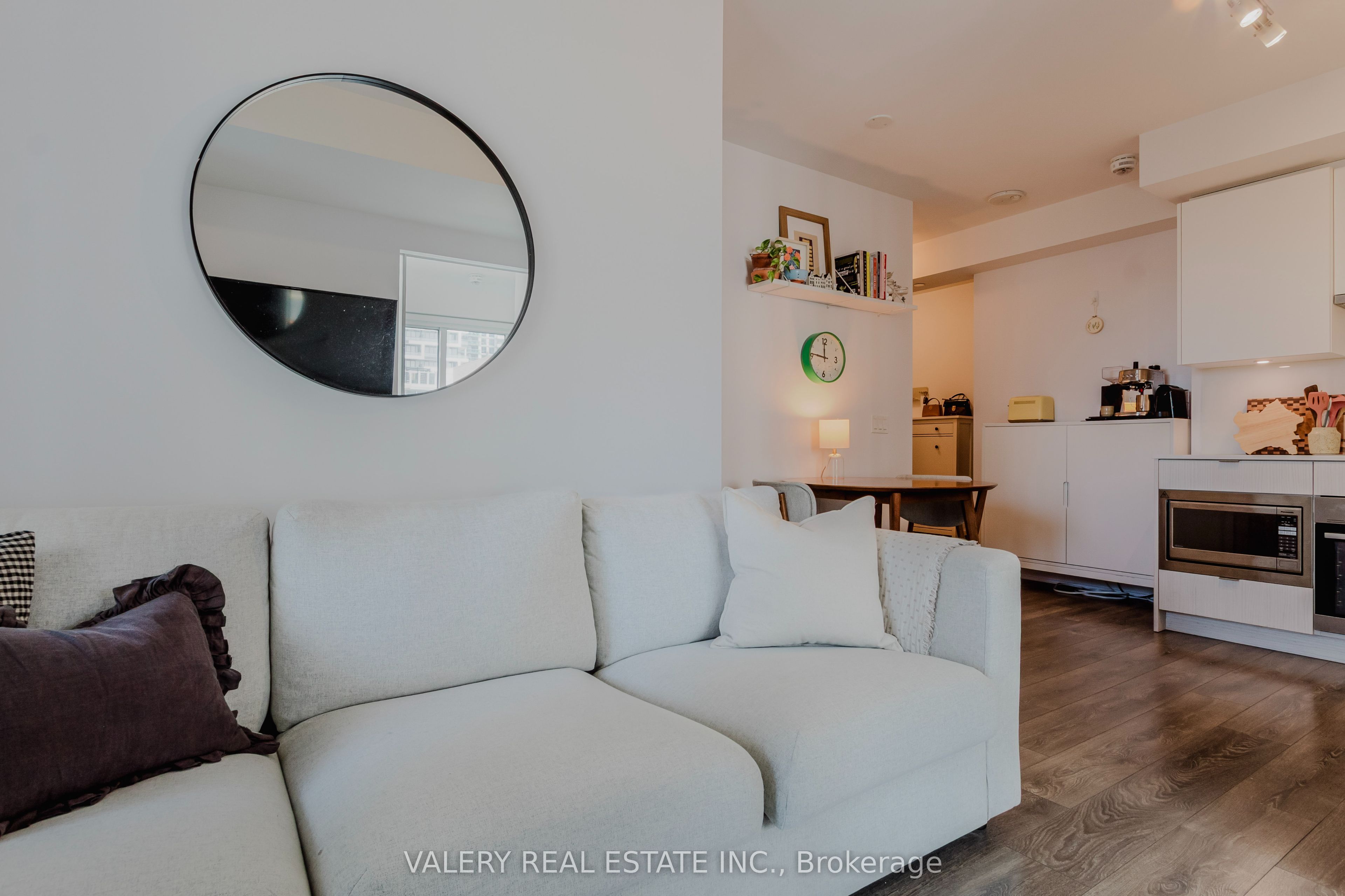 195 Redpath Avenue 712 Property Photo 17