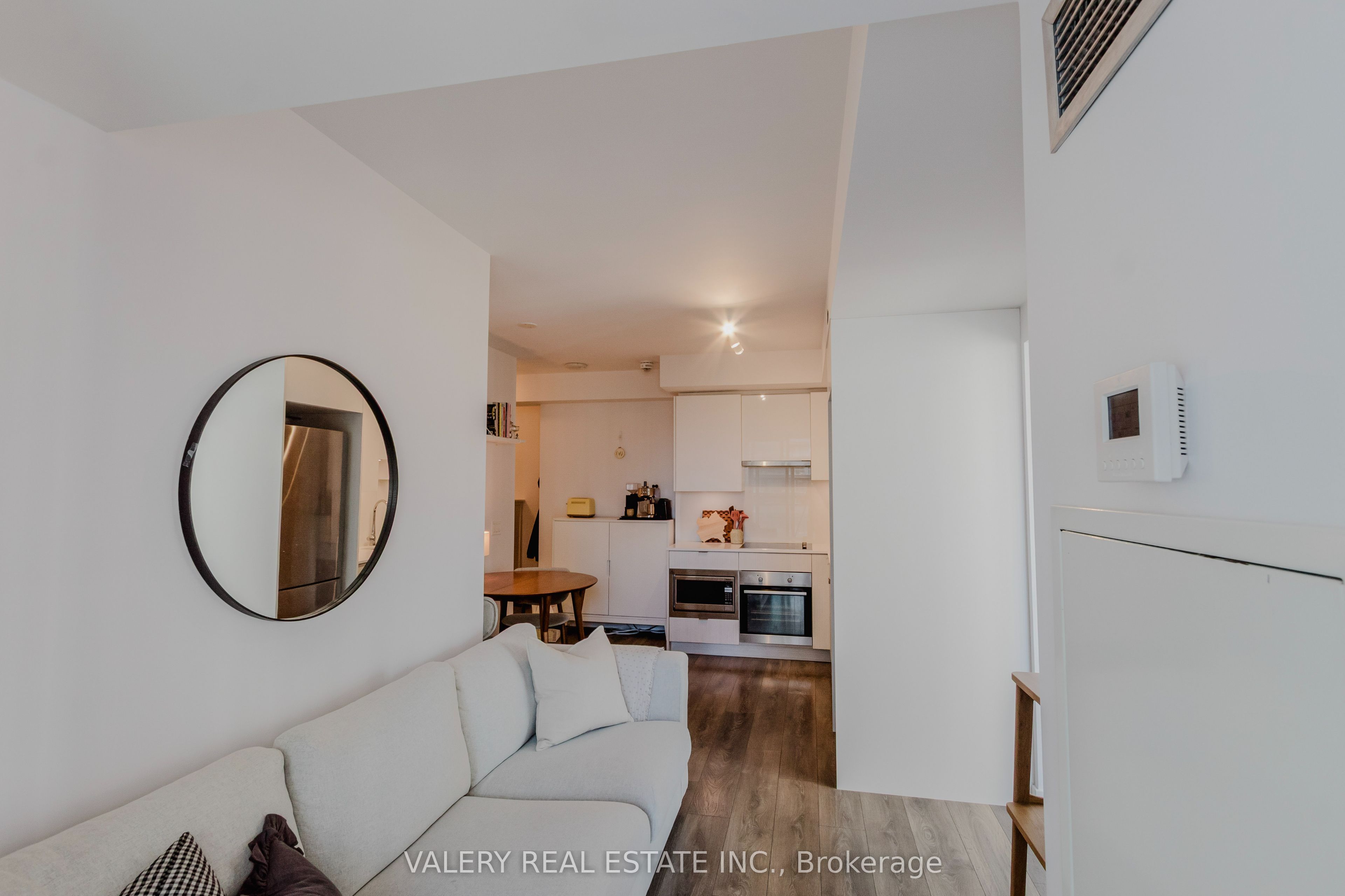 195 Redpath Avenue 712 Property Photo 27