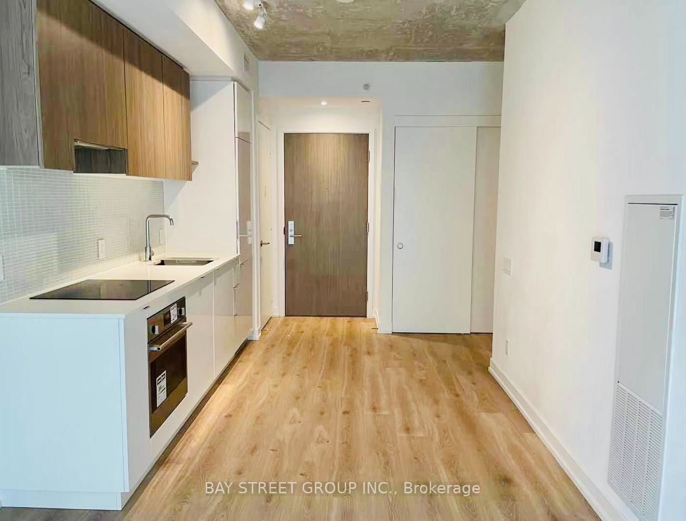 161 Roehampton Avenue 320 Property Photo 2