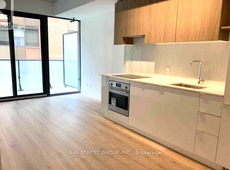 161 Roehampton Avenue 320 Property Photo 3